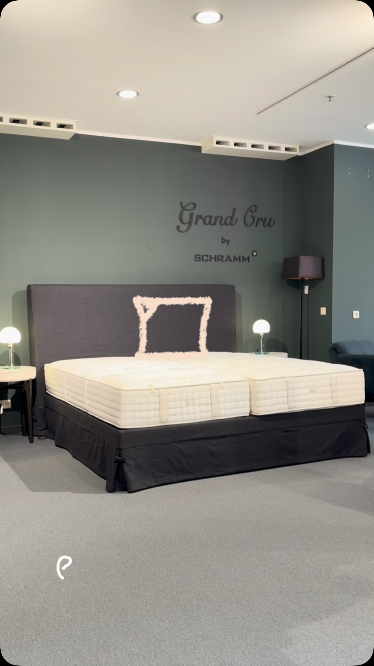Was sagt ihr zu unserem Betten Make-over? 😍✨
#foryou #cleansheets #bedroomdecor #bedroomrefresh #bedsheets bedroom reset bedding reset Bettwäsche wechseln