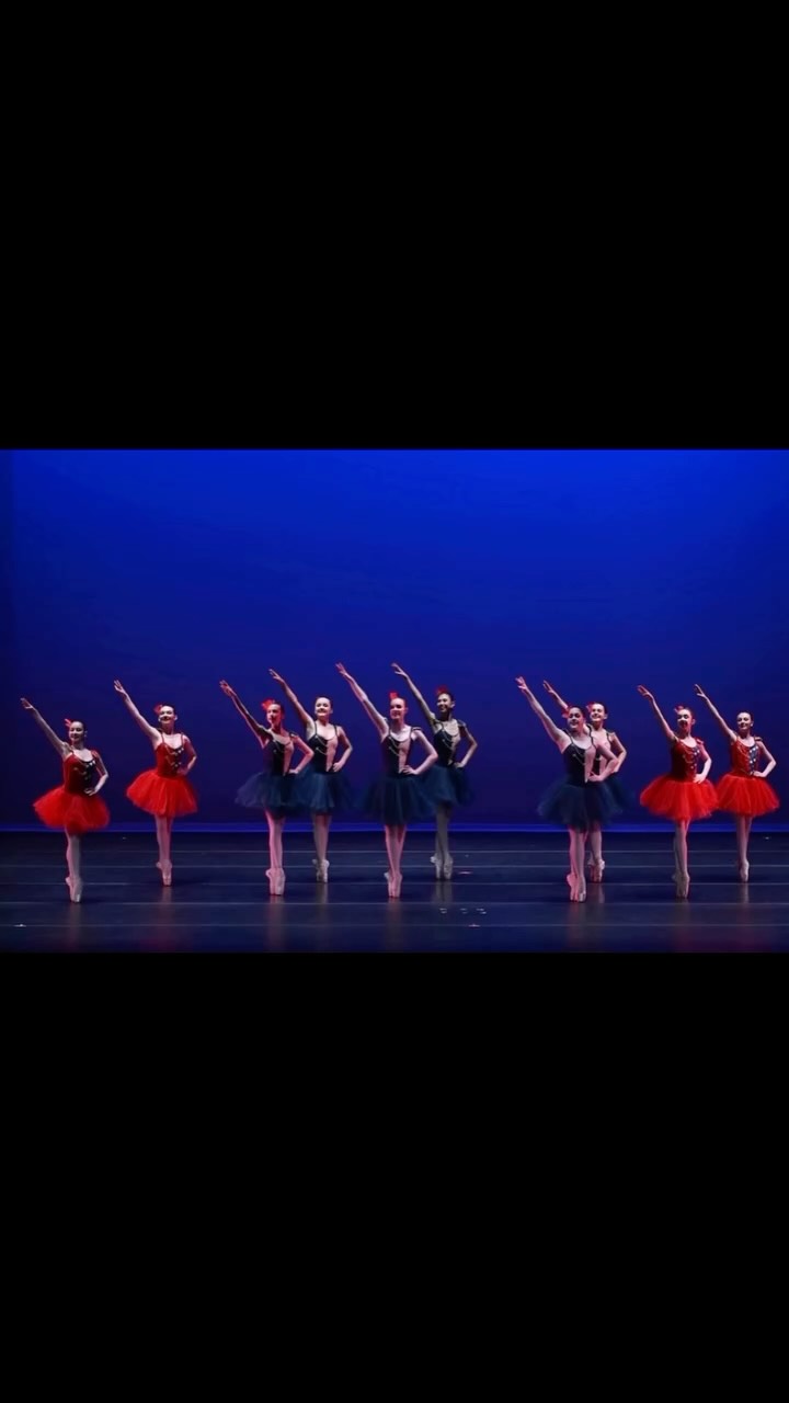 Happy Fourth of July! 🇺🇸
In honor of Independence Day, we share a clip of Alison Jaramillo’s “Stars and Stripes”!
🎵John Phillip Sousa
🎥 @candidlycreated
#littletonballetacademy #starsandstripes #july4th #independenceday #holiday
