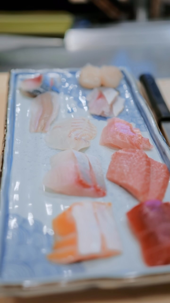 The quietest moments often hold the most precision.
A practiced hand, a sharpened blade, and fish handled with the restraint it deserves—because at Minamoto, the final bite begins long before it reaches the plate. 🍣 #Minamoto
#BellevueWA #seattlefoodies #seattlewashington #washingtoneats