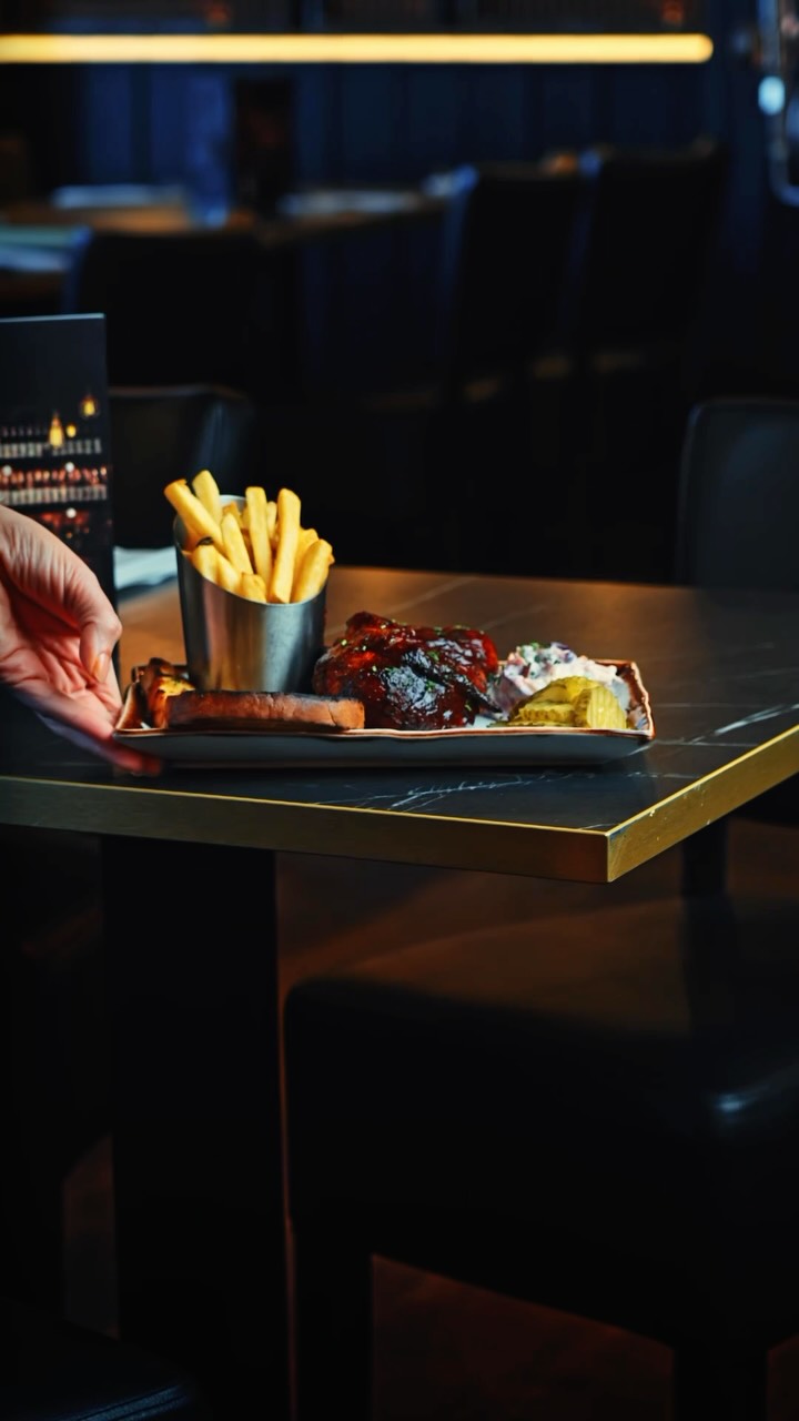 Smoke. Fire. Flavour. 🔥
The best BBQ in Knutsford is closer than you think. Fall-off-the-bone, melt-in-your-mouth, worth-every-napkin BBQ — done properly.
-
-
#knutsford #smokehouse #cheshire #restaurant #bbq