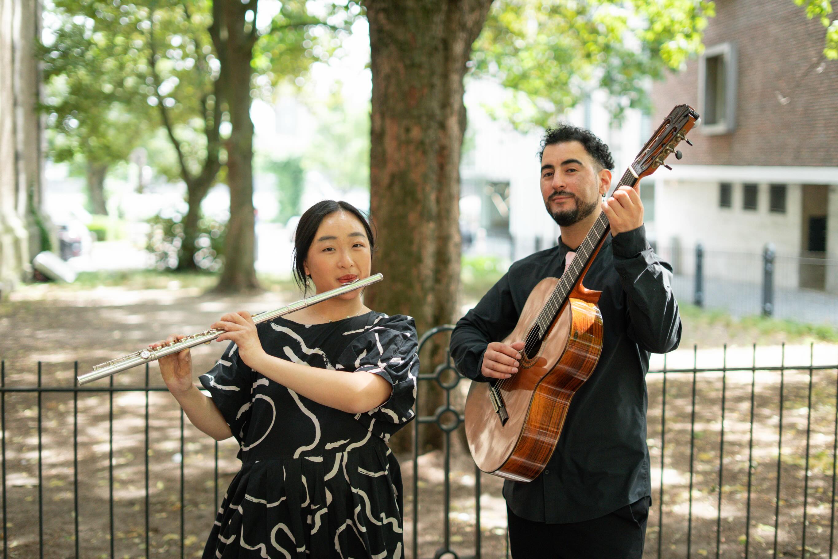 Here’s to two years of playing together as the Galyang Duo with the fabulous @rei.guit 🙂
🎼 @stuartgreenbaum_music’s Cloud Eight for flute & guitar
📸@minim.pictures