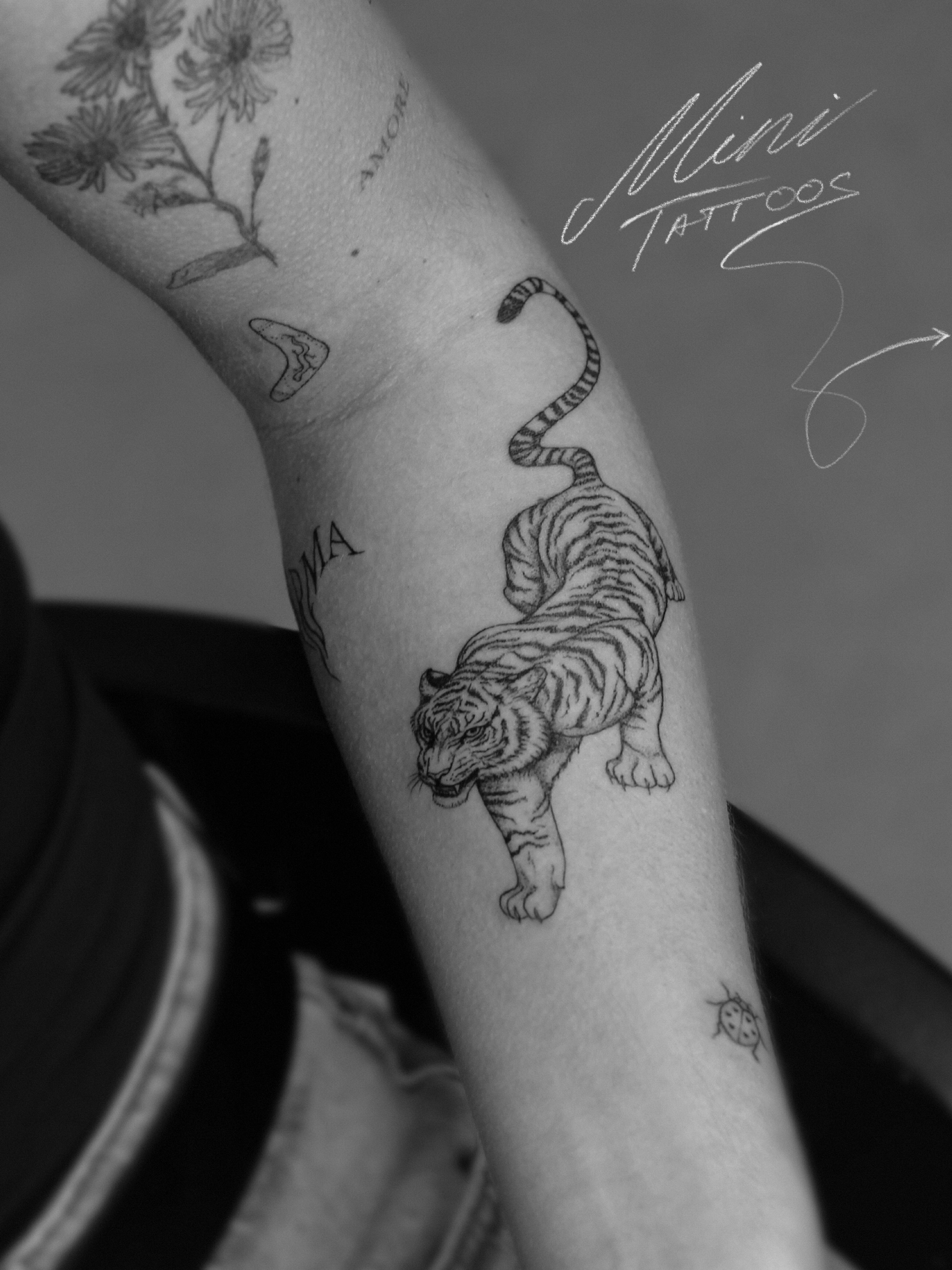 Mini tattoo collection >>
#tattoovilnius #vilniustattoo #minitattoo #fineline #vilnius