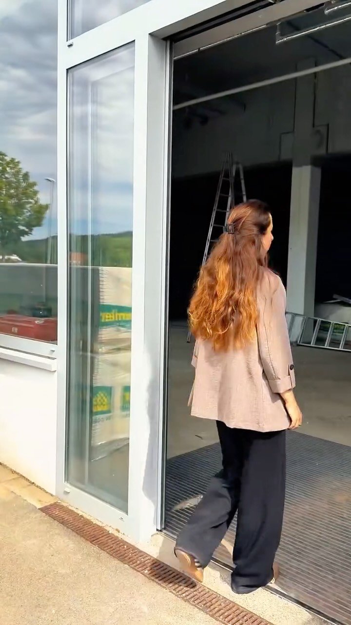 Vielleicht beginnt deine Geschichte bei Raisch genau hier. 🤎🥨
Für unsere neue Filiale in Tübingen suchen wir motivierte Menschen, die von Anfang an dabei sein möchten.
📍 Bewerbertag Tübingen
📅 Samstag, 25. Juli
⏰ 09:00–14:00 Uhr
📌 Rosentalstraße 6 · 72070 Tübingen
Wir suchen:
🥨 Verkäufer (m/w/d)
☕ Gastromanager (m/w/d)
👥 Stellv. Filialleitung (m/w/d)
🧼 Reinigungskraft & Spülkraft (m/w/d)
🍽️ Küchenhilfe (m/w/d)
Ob Vollzeit, Teilzeit, Werkstudent oder Aushilfe – komm einfach vorbei und lerne uns ganz unkompliziert kennen. Ganz ohne Lebenslauf und Bewerbungsunterlagen. ✨
🔗 Ganz einfach über den Link in unserer Bio anmelden!
#tübingen #jobalert #raisch #handwerk #karriere