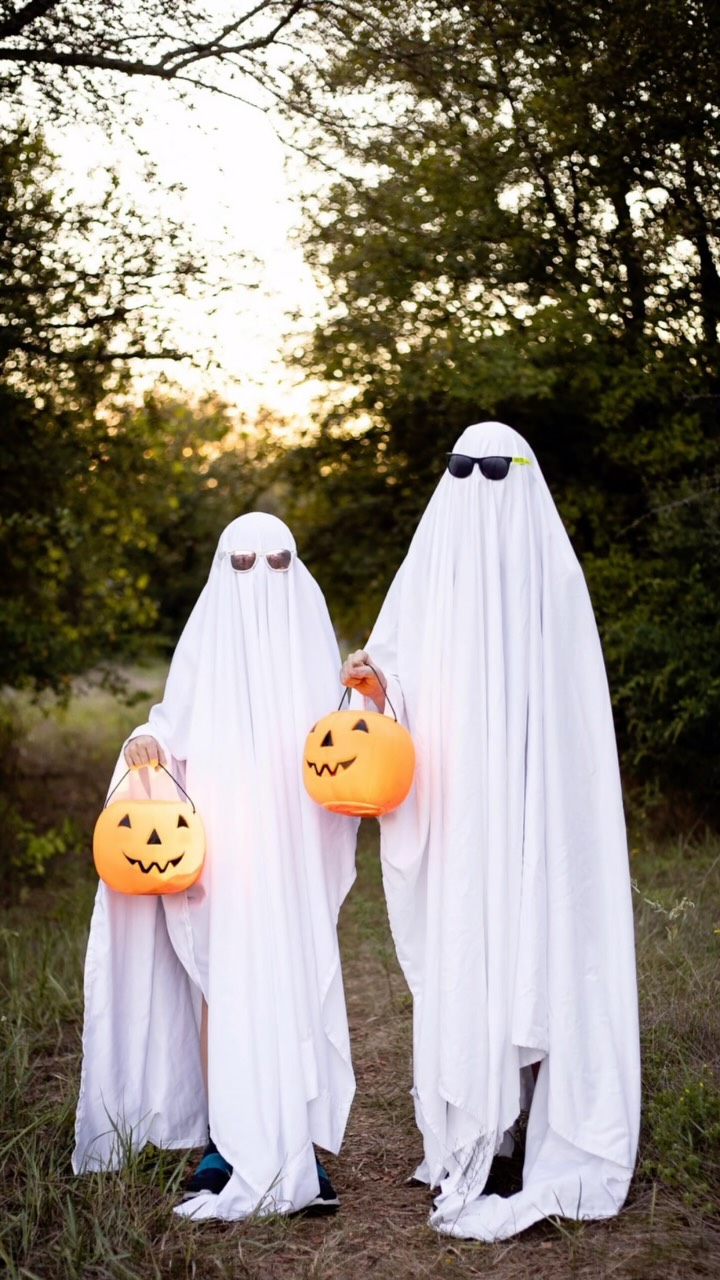 If you have to get dress for photos, might as well dress however you want.
#spookyseason #halloweenphotography #dfwphotographer #dallasphotographers #planophotographer