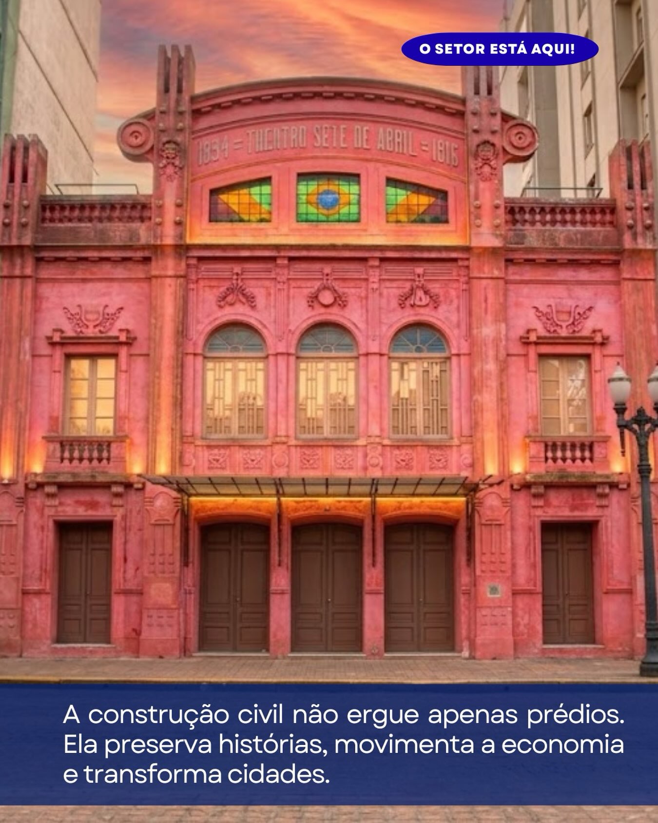 Ontem, Pelotas não reabriu apenas um teatro. Reabriu parte da sua história.
Após 16 anos de portas fechadas, as cortinas do Theatro Sete de Abril voltaram a se abrir. E nos enche de orgulho saber que, entre as poucas empresas reconhecidas publicamente como fundamentais para esse momento, duas são associadas do Sinduscon/Pelotas.
Parabéns à Zabaleta e à Gebras por contribuírem para devolver à comunidade um dos maiores patrimônios culturais da nossa cidade.
Esse é o papel da construção: muito mais do que erguer obras, ela preserva memórias, impulsiona o desenvolvimento e transforma a vida das pessoas.
Valorizar a construção é valorizar o futuro de Pelotas.