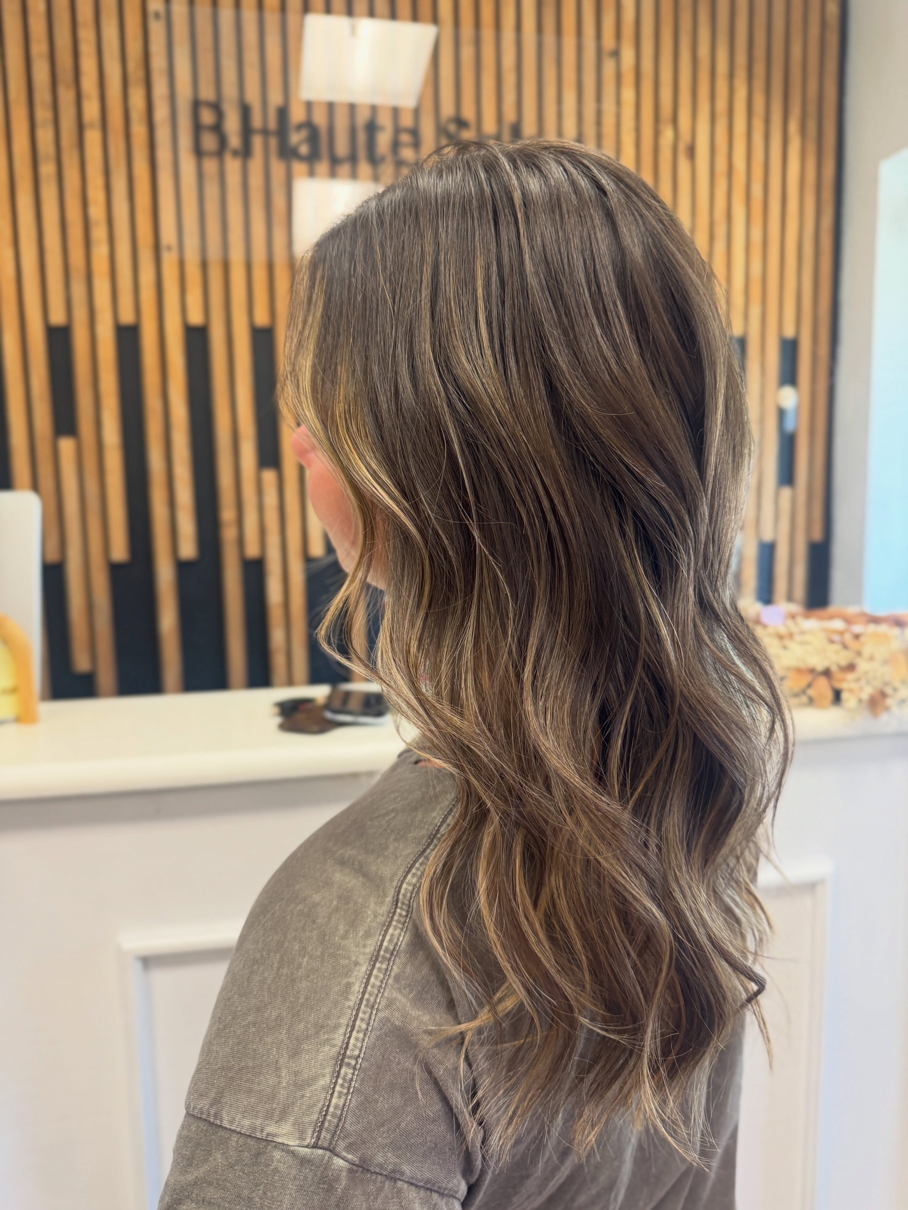 Gotta love giving a brunette some dimension.
Hair by Britt
#bhautesalon #colleyville #brunettetoblonde