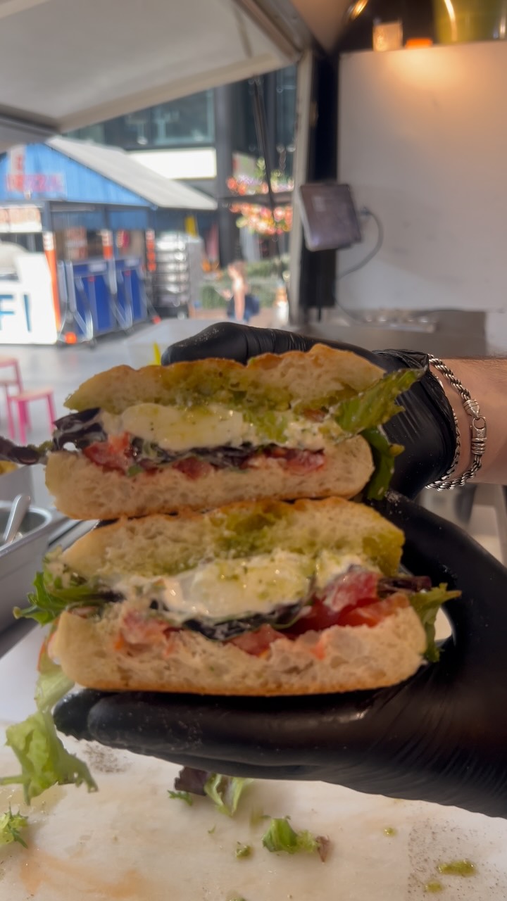 Creamy. Dreamy. Straight from Puglia. 🇮🇹
Our Burrata Panino is proof that simple ingredients can create unforgettable flavour.
Fresh burrata, juicy tomatoes, mixed leaves, all tucked into our toasted sourdough ciabatta with pesto sauce.
Whether you’re taking a lunch break or wandering through Spitalfields, this is your taste of Italy.
📍 Spitalfields Market
🛵 Eat in • Take away • Deliveroo
#MammasGoodies #Burrata #BurrataSandwich #ItalianFood #SpitalfieldsMarket