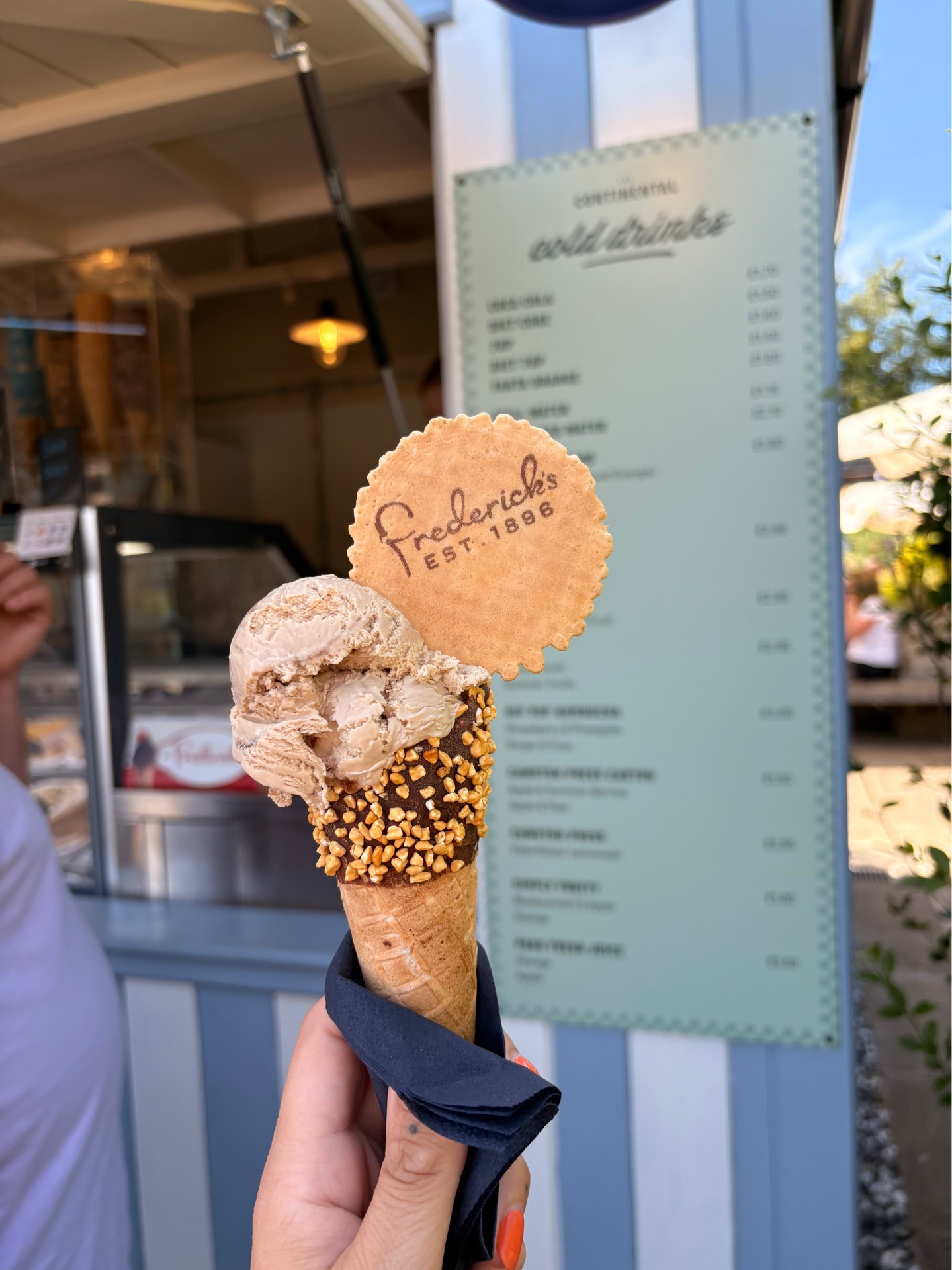 The weekend is here and the sun is shining! Cool down this weekend with a trip to the new Ice Cream Hut at The Continental!
Serving delicious Fredericks Ice Cream, it's the perfect sweet treat spot 🍦