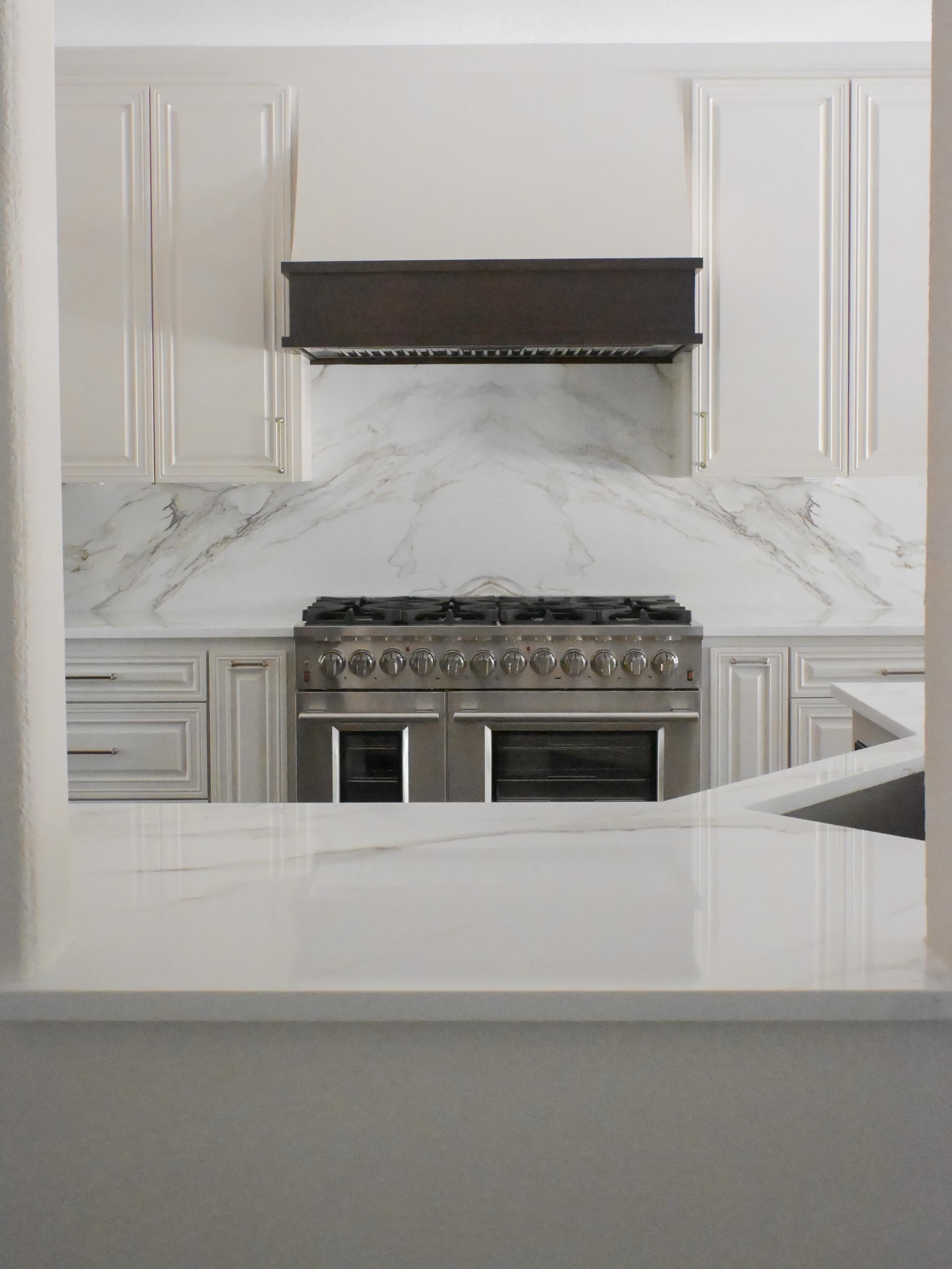 We recently completed this beautiful kitchen remodel. The greatest joy of my job is working with wonderful people. ❤️ Thank you, Paul and Kim!