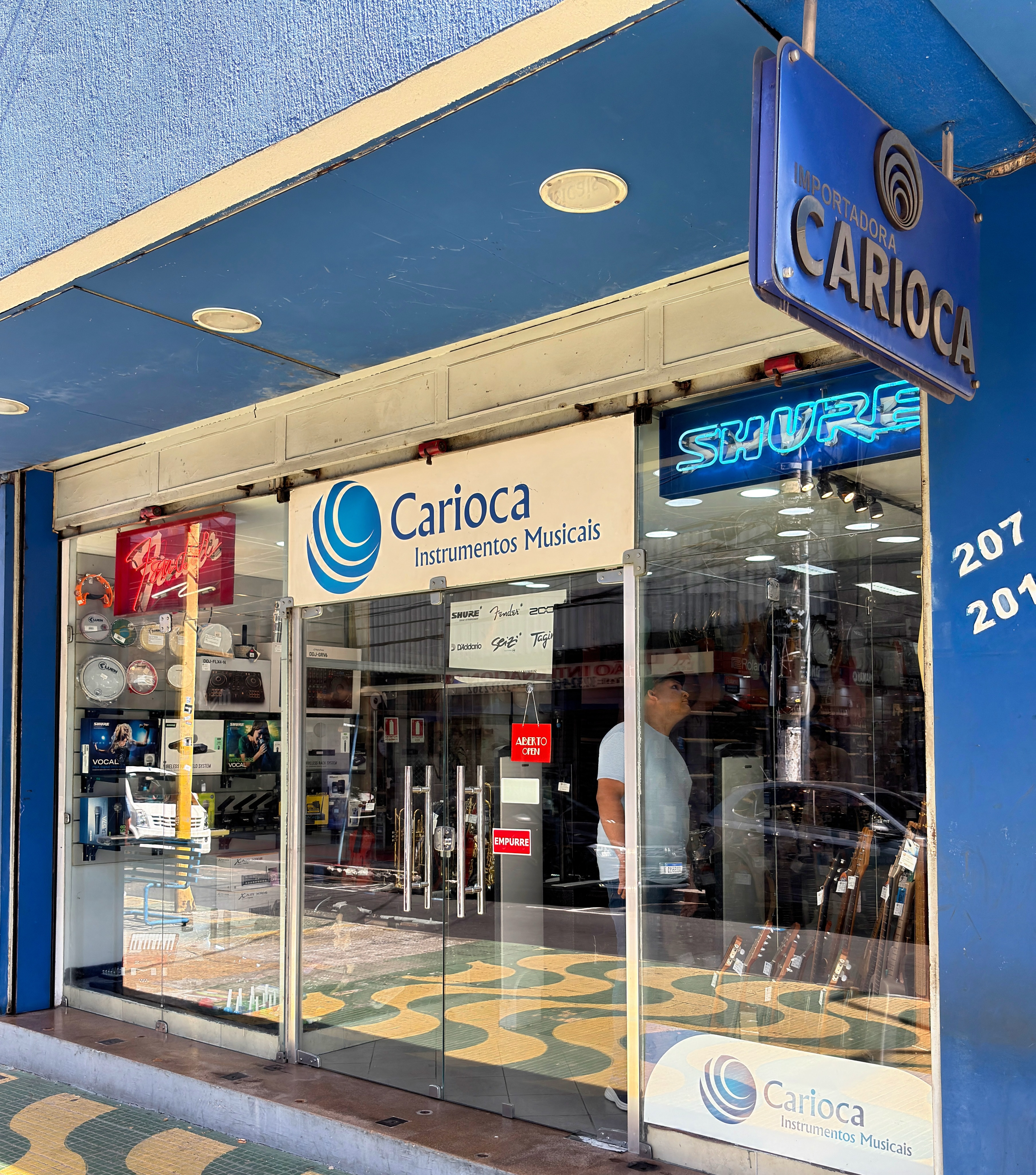 Está procurando instrumentos musicais e equipamentos de áudio profissional em Manaus?
Na Carioca Instrumentos Musicais, você encontra uma grande variedade de instrumentos, caixas de som, mesas de áudio, microfones, acessórios e soluções completas para músicos, igrejas, estúdios e eventos.
Nosso showroom foi preparado para você conhecer os produtos de perto, comparar modelos e contar com uma equipe especializada para ajudar na melhor escolha.
📍 Rua Dr. Moreira, 207 – Centro – Manaus/AM
📞 Telefone/Wpp: (92) 98557-2856
🌐 icarioca.com.br
Carioca Instrumentos Musicais. Qualidade, confiança e atendimento especializado para o seu projeto.
#cariocainstrumentosmusicais #manaus #brasil