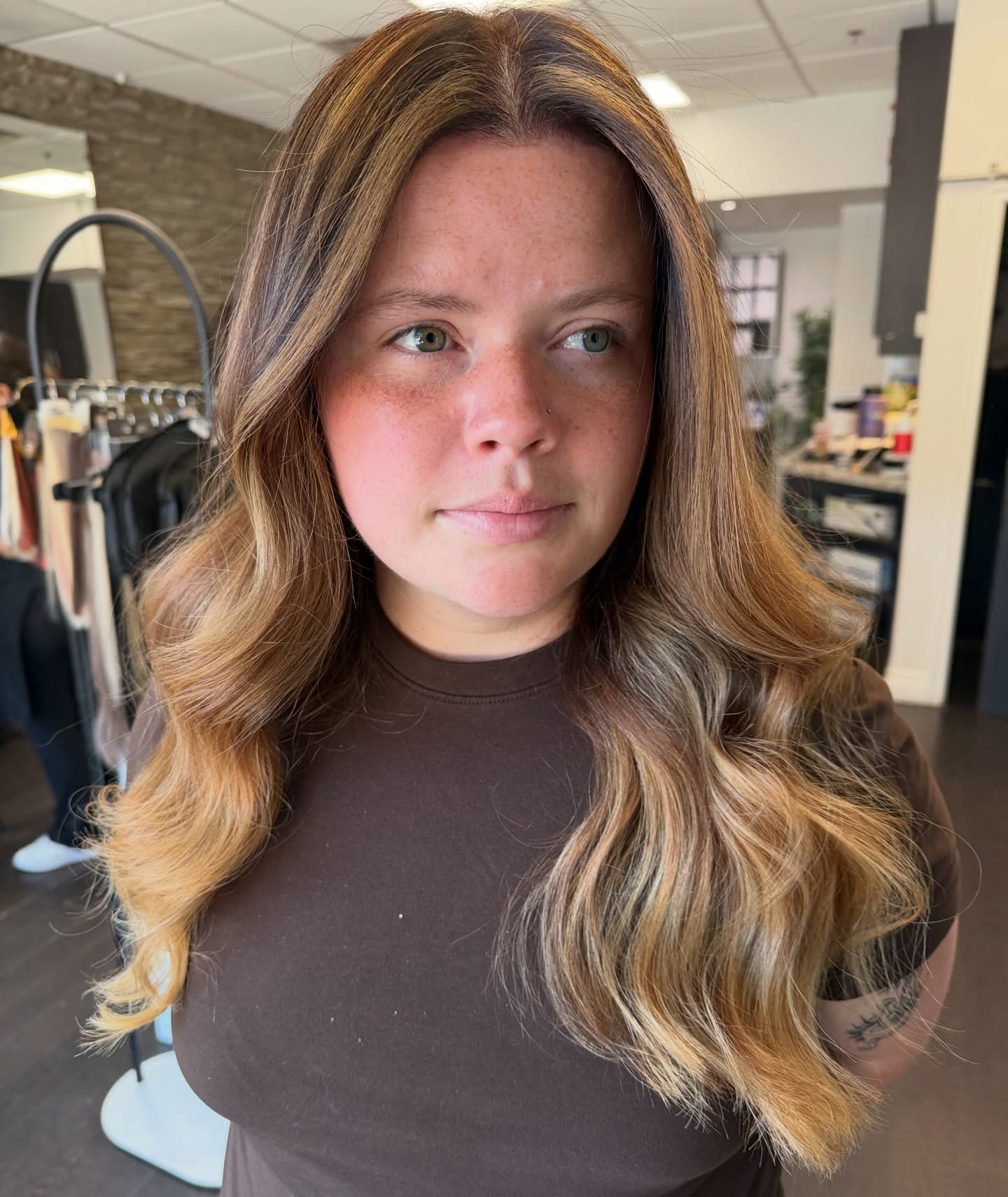 ✨ From flat and faded to rich, dimensional luxury. ✨
This transformation was all about creating soft, expensive-looking brunette dimension without the harsh grow-out.
🤎
✔️ Soft face-framing brightness
✔️ Lived-in brunette balayage
✔️ Glossy, healthy shine
✔️ Easy grow-out with fewer salon visits
If you’ve been wanting a colour that looks natural, luxurious, and grows out beautifully, this is your sign. ✨
📍 Studio M Hair Design
Woodbridge, Vaughan, Ontario
📞 Book your appointment: (416) 817-9903
DM us “BRUNETTE” for a personalized colour consultation.