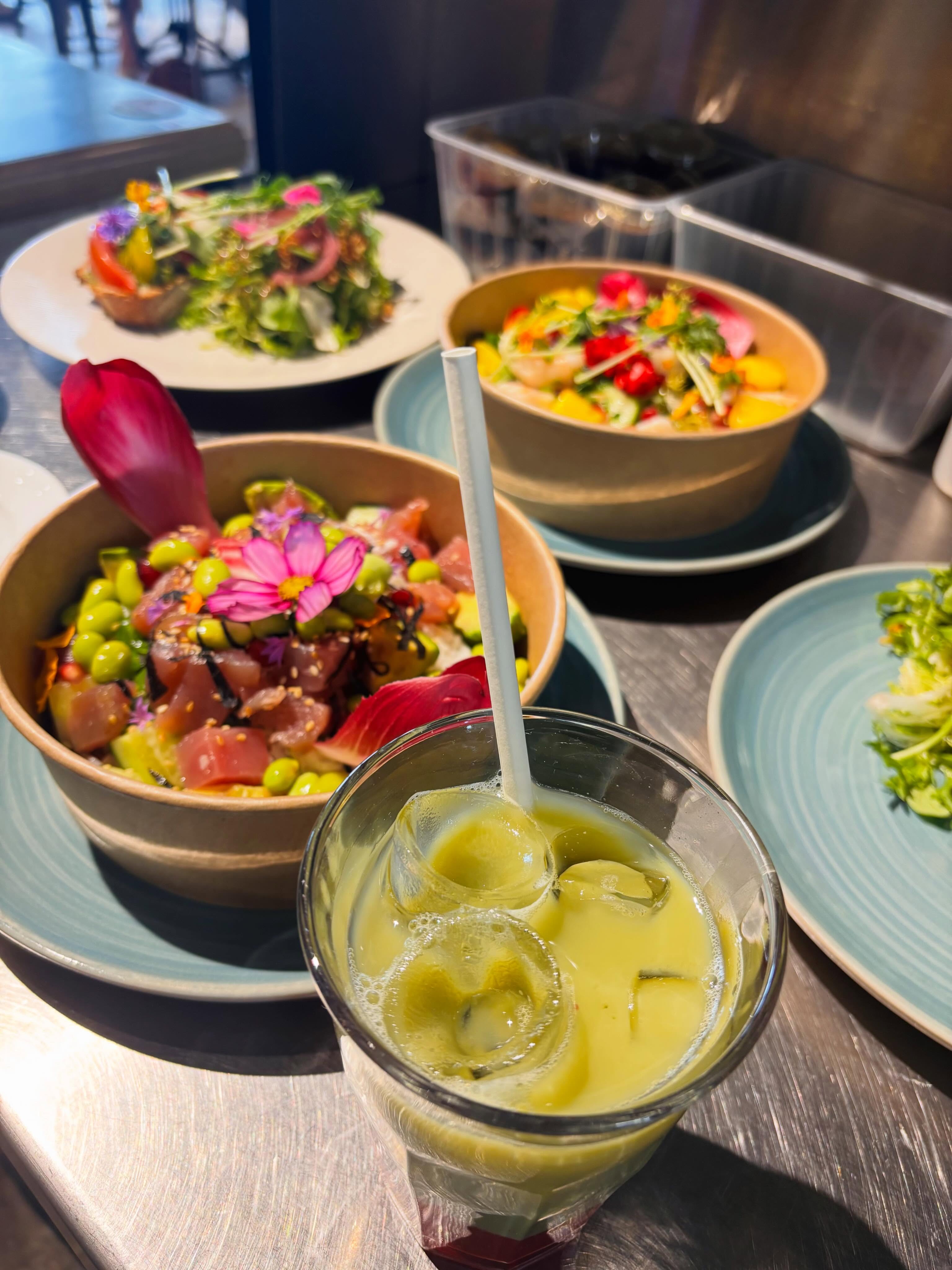 Bla Bla Mood 🌸
On vous accueil du lundi au vendredi de 7h30 à 14h30
Ici on prend le petit dej’, on brunch, on mange à l’heure qui vous arrange.