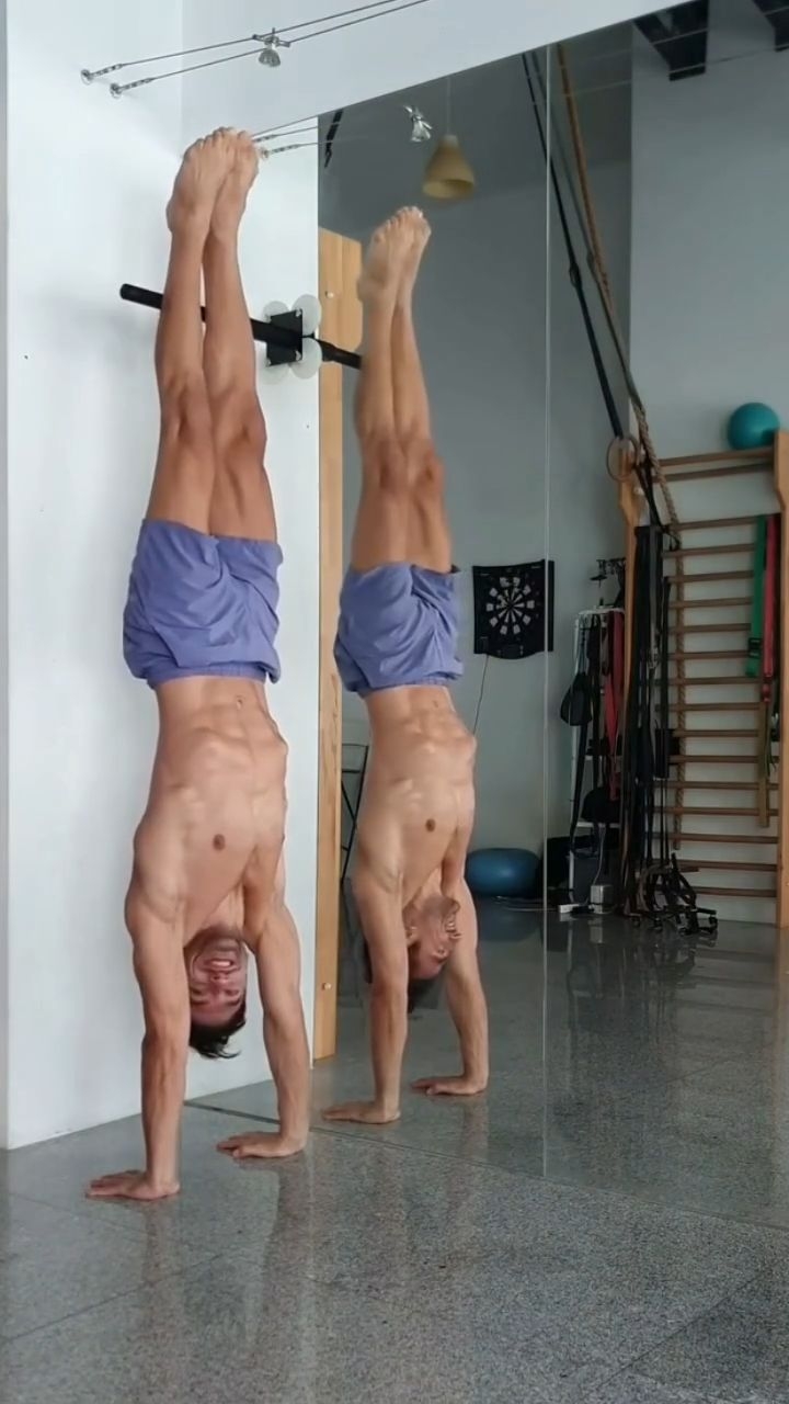 Balance Assisted using Handstand Stick:
www.fitprogress.com/shop/handstand-stick
FitProgress Coaching @HandstandTrack Balance Support System.