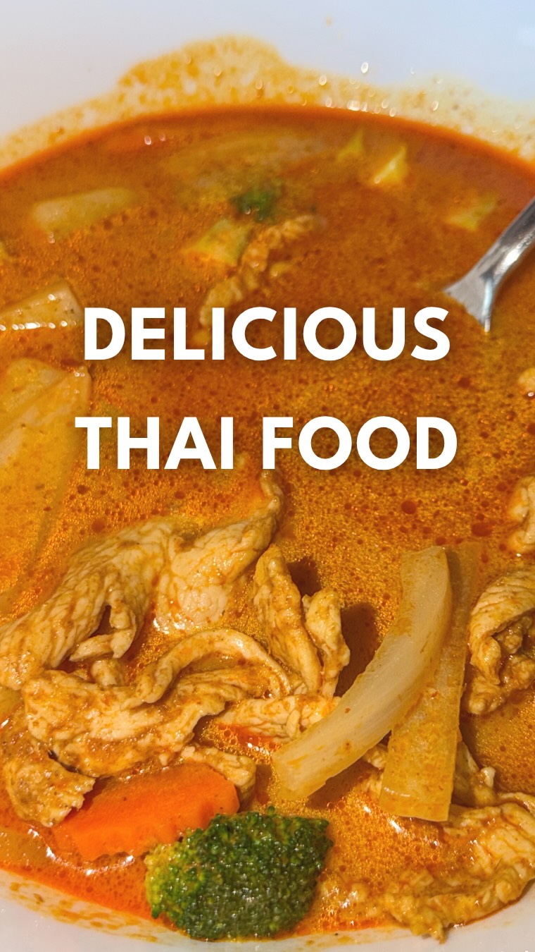 POV: You came to the mall for one thing⦠Yellow Curry. šš Trust us, itās worth it. Swing by Thai @ Mall in the food court!