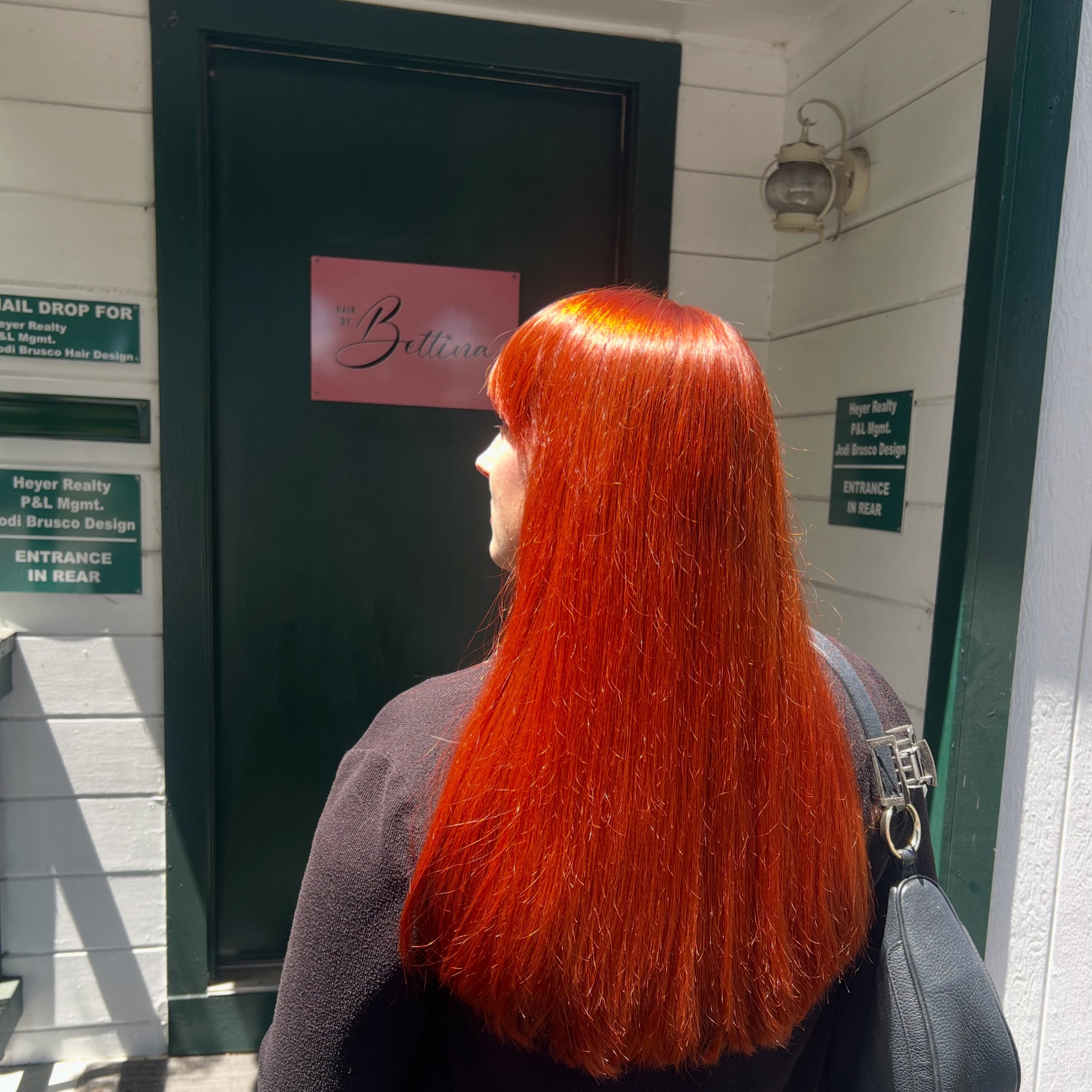 No filter needed. 🚧💥
.
But maybe you need a pair of shades to view this unique beauty of a color we curated together.
It’s her dream copper creamsicle hair color.
Love it. 🧡