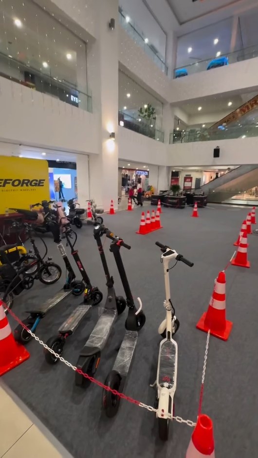 π Hello, Main Place Mall! Weβre here for the first time!
Weβre excited to bring EFORGE to Main Place Mall Concourse, USJ, Subang for the very first time!
If youβre a resident nearby or have been thinking about switching to an electric bike or scooter, this is the perfect opportunity to experience the latest generation of electric wheelers up close.
β‘ Explore our latest models
β‘ Exclusive event promotions
β‘ Test ride selected models
β‘ Speak with our friendly team
Whether itβs for your daily commute, neighbourhood errands, or weekend rides, thereβs an EFORGE built for your lifestyle.
π Main Place Mall Concourse, USJ, Subang
π
14 - 26 July
Come say hi and discover why more Malaysians are making the switch to electric mobility. See you there! π
#mainplacemallusj #eforge #eforgebikes #malaysia #electricscootermalaysia HouseOfElectricWheelers electric electricbikeshop ecofriendly