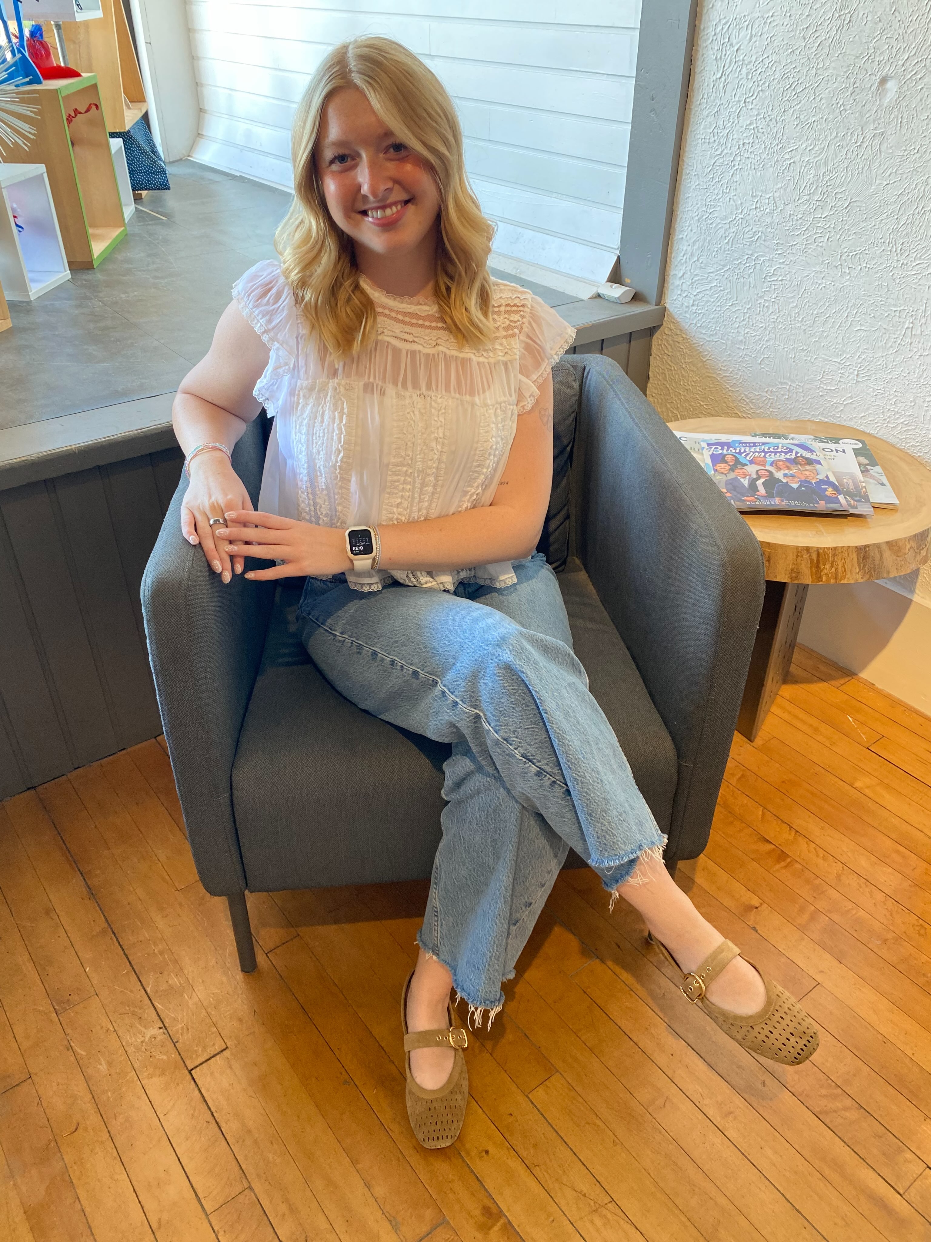 If you have been to Every Eye recently you are probably familiar with this face!
Help us welcome Arrianna to the team 🎉
We’re thrilled to have her on board and look forward to the experience, energy and fresh perspective she will bring to our team! 🤓
Welcome to the team, Arrianna! We are happy to have you with us. 👏🏼
