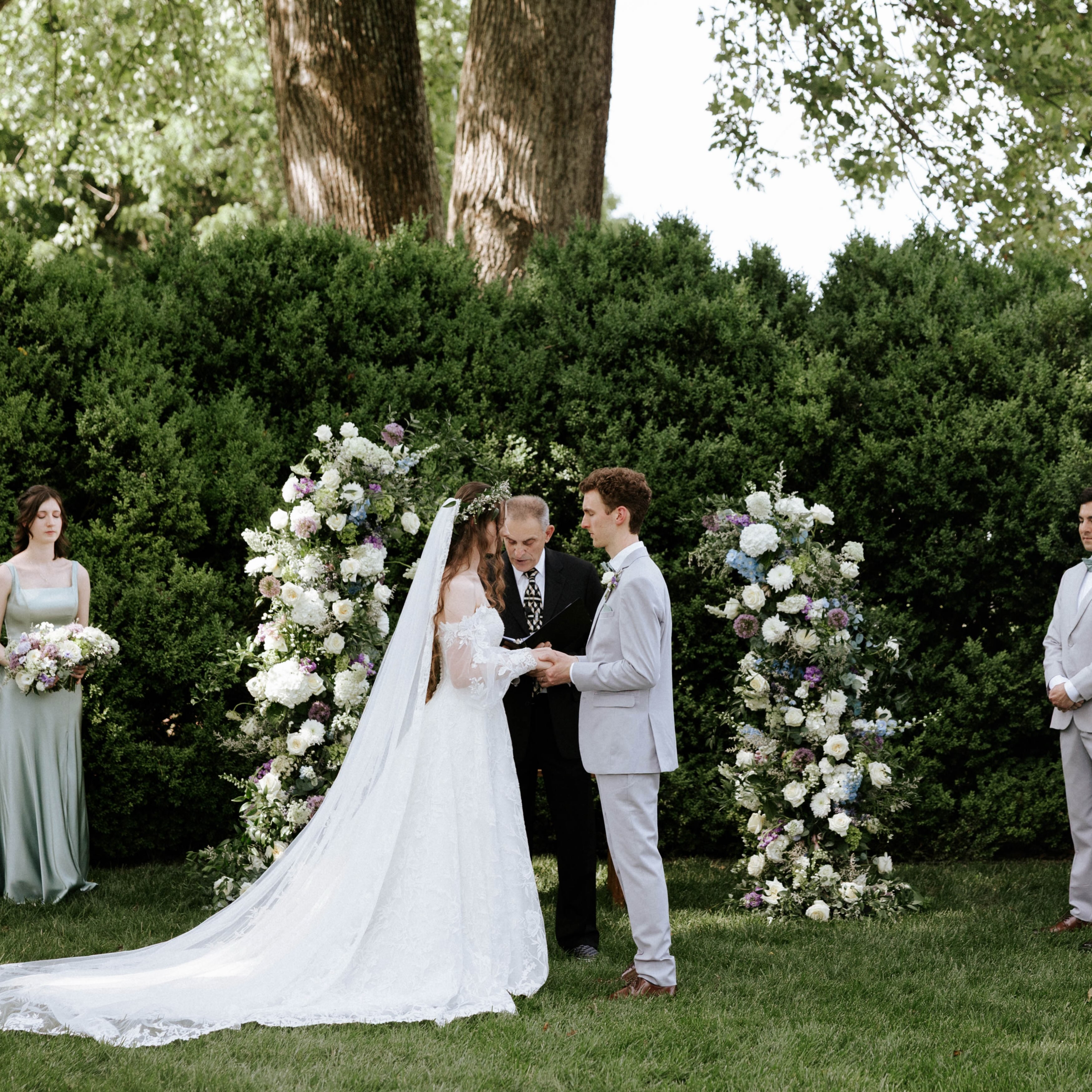 The sweetest beginning to forever💜✨🌙
#starrynighteventsrva #starrynighteventsrvaplanning #starrynighteventsrvaflowers #starrynighteventsrvacouples starrynighteventsrvaweddings
Planning & Florals | @starrynighteventsrva @tanya_m_cornwell
Photography | @jacquelinewatersphoto
Venue | @herringcreekweddingsva
DJ | @djbillgilliam
Catering | @egourmetrva
Cupcakes | @ukrops
Rentals | @rentequipva
Beauty | @amandaperry.hair.airbrush
Couple | @aubrey_cathrine829 @the_lit_ewade