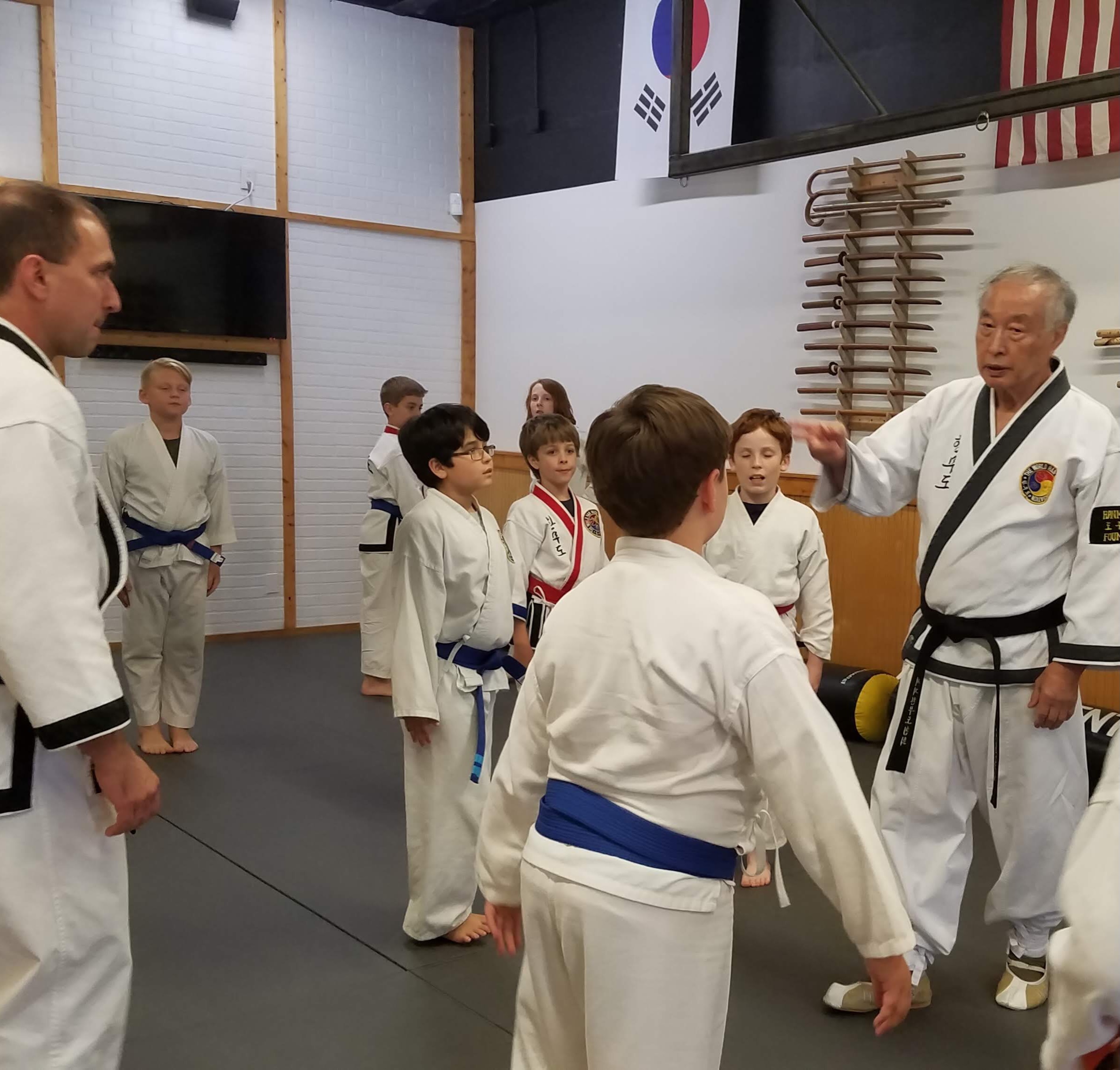 Some young faces in this room! We are so excited to be hosting the World Han Mu Do Association this weekend here in Franklin, TN. Get ready for a packed few days of teaching, friendship, and martial arts!!! There is still space available but get registered now do you don’t miss any updates and get ready for a great event. #hanmudo #hapkido #franklintn #meditation #martialarts