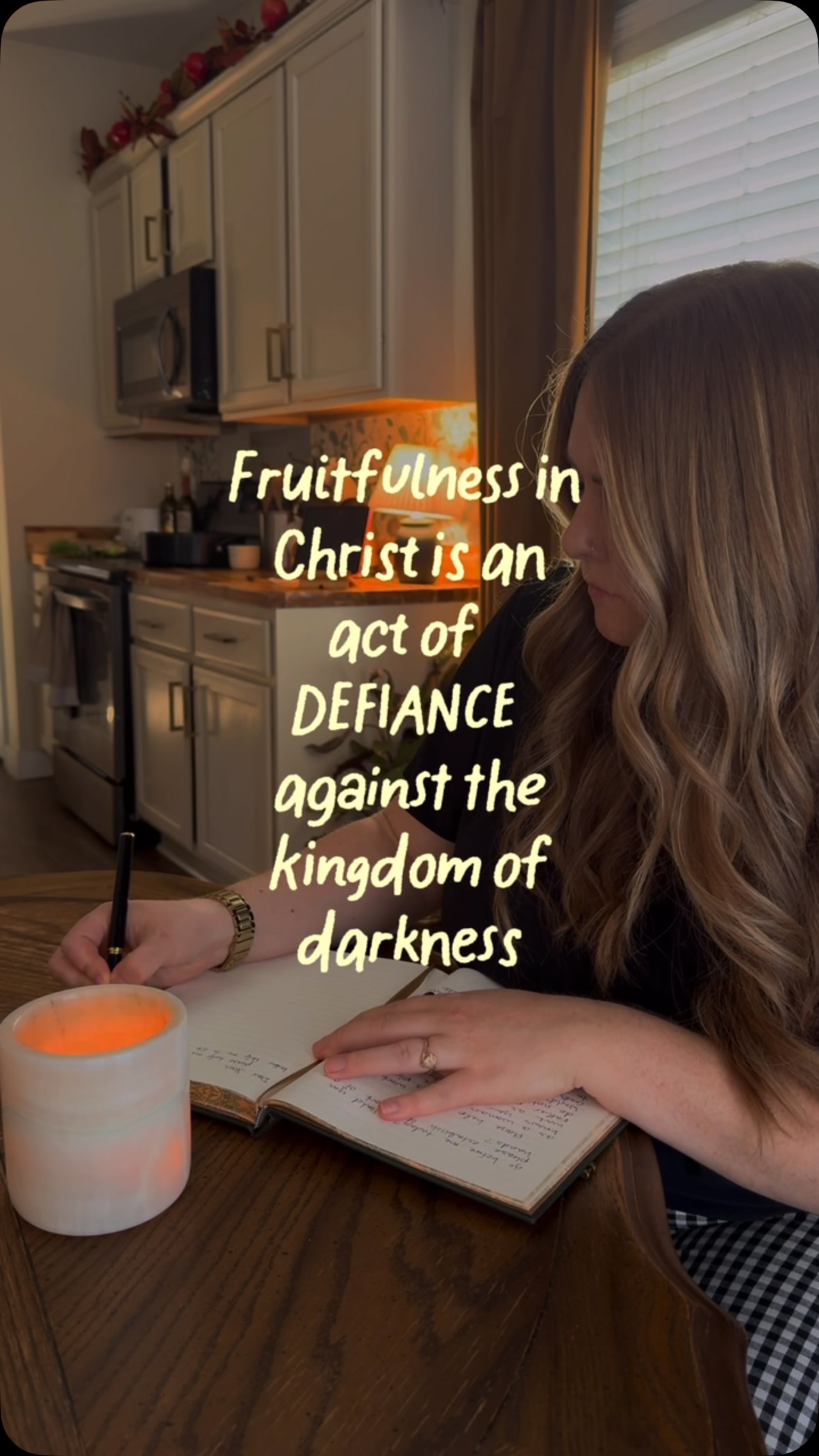 The enemy doesn’t want Christians to be fruitful for the kingdom of God.
Every business built with integrity, every client served with excellence, every soul who is discipled, every task done with love for neighbor becomes a spiritual act of warfare.
None of your work is spiritually neutral.
If you’ve never thought about your work this way, follow my account for more like this.
#kingdombusiness #faithandwork #christianauthorsofinstagram #christianentrepreneur #christianmomsofinstagram