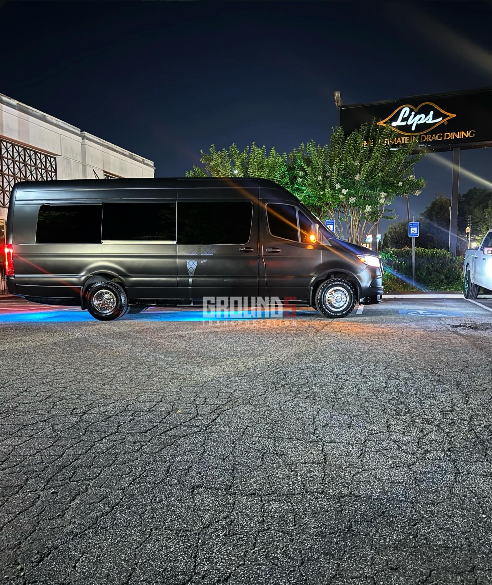 Luxury reserved for the select few.🥂
.
Reserve your G5 Luxury Sprinter Experience today!