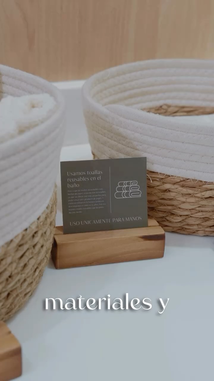 El bienestar también es una forma de elegir una historia de respeto y cuidado a nuestro entorno. 🤎✨
Cambiamos lo desechable por lo duradero.
Ven a disfrutar de lo consciente. 🧺🌿
#ConsumoConsciente #AgapeWellness #VidaSustentable #PequeñosCambios