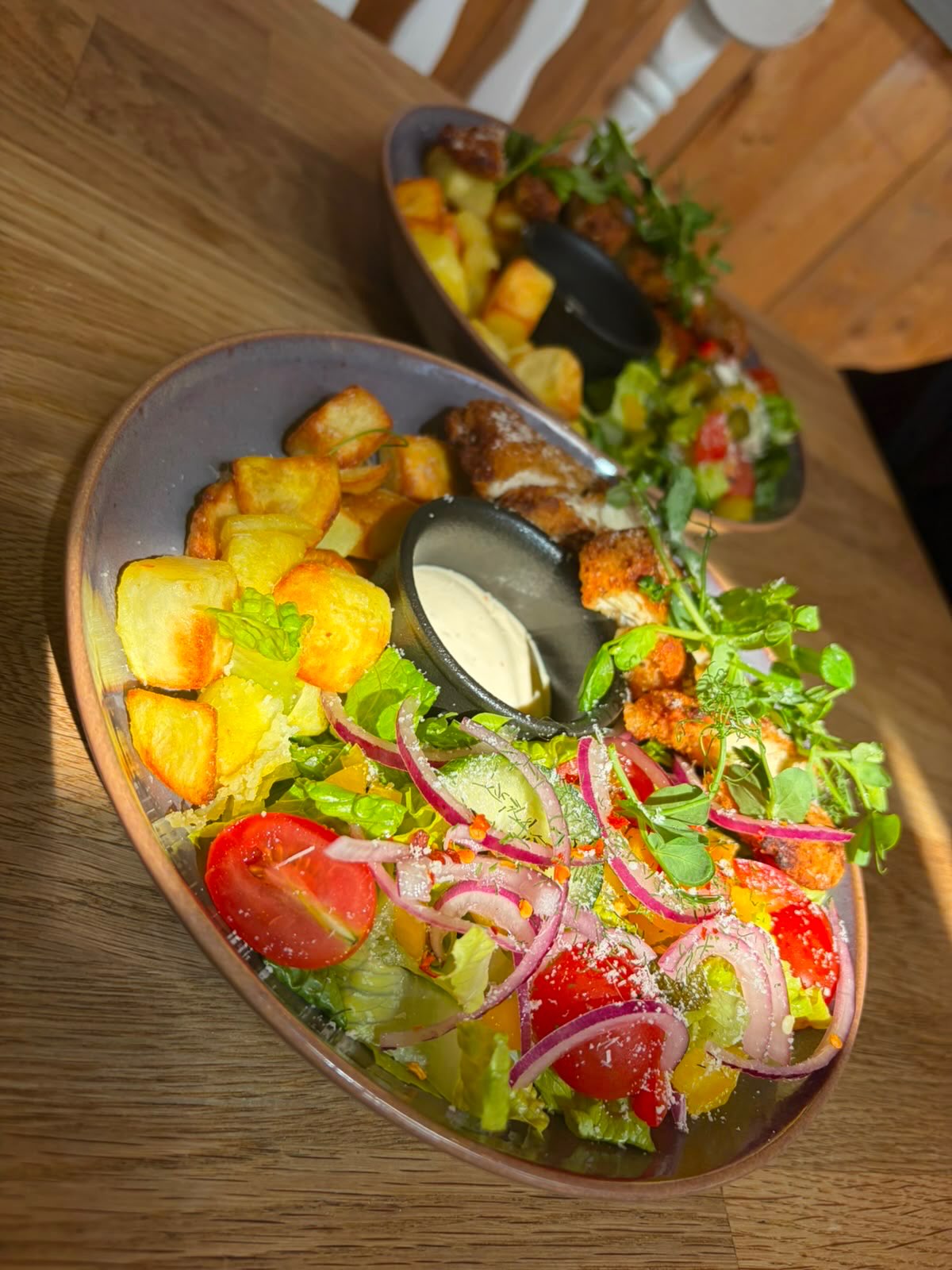 One for the specials board š
Southern fried chicken strips, diced crispy Parmesan potatoes, mixed salad & a Caesar dip š¤¤