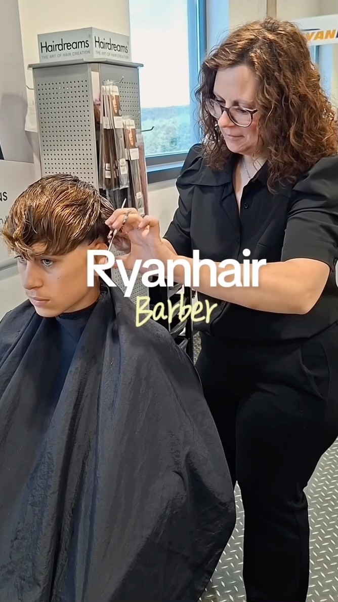 💈 La nouvelle génération a du style… et elle sait ce qu’elle veut. 😎
Aujourd’hui, place à une transformation complète : mèches, low fade et styling final avec notre gamme de produits professionnels. ✂️✨
Des produits qui offrent une tenue impeccable, une finition naturelle et un look qui dure toute la journée. 🔥
Le résultat ? On vous laisse le découvrir… 👀
📍 Rendez-vous dans notre salon à Wemperhardt @massenshopping
💈Par Stephanie
#luxembourg #coiffure #barbershop