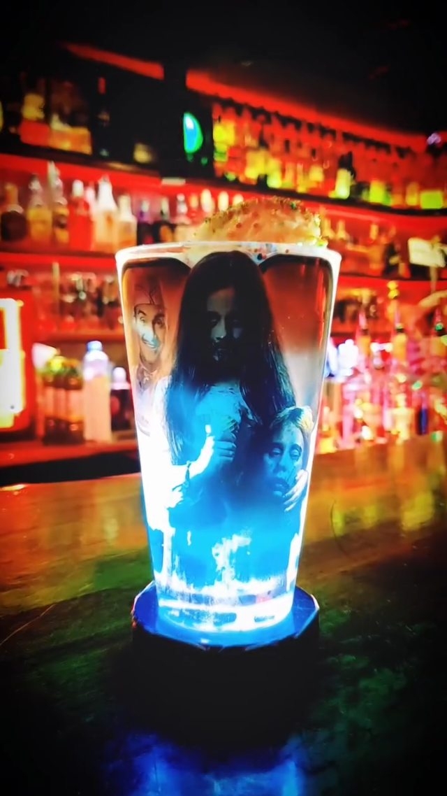 I scream. You scream. We all scream for Ice Cream Man! Limited exclusive offer in collaboration with @bioscop_filmy for the "Ice Cream Man" movie! Available now at @nightmare_horror_bar 🍦🍹☠️
CZ:
Všichni budeme křičet! Limitovaná exkluzivní nabídka ve spolupráci s @bioscop_filmy na film "Zmrzlinář". V kinech od 6.8.2026, koktejl je v nabídce @nightmare_horror_bar již teď! Přijďte ochutnat! 🍦🍹☠️