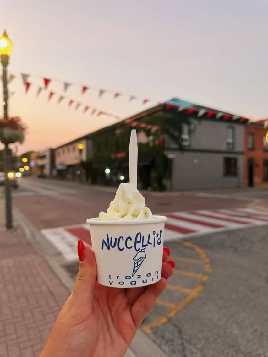 Ending the weekend the sweetest way we know how🌅💙🩵
Store hours: 11am-9:30pm daily
#SweetTreat #SummerNights #GoldenHour #SupportLocal #shoplocal