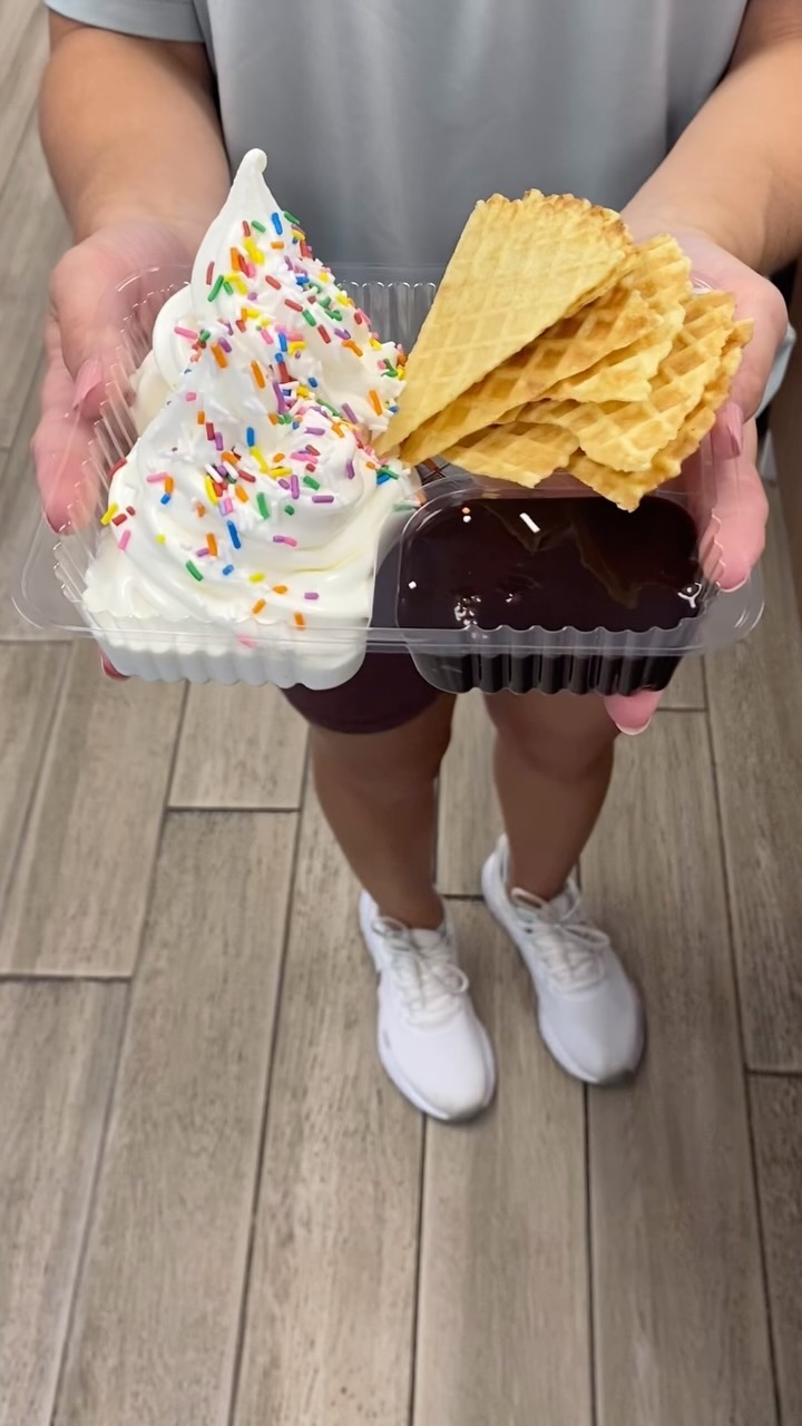 NEW SUMMER MENU ITEM :
🎉 Ice Cream Nachos
🍦 Vanilla soft serve
🍫 Chocolate OR caramel sauce
🌈 Sprinkles
🧇 Fresh waffle cone wedges
#icecreamnachos #amherstburg #foodie #yqgfood #icecream