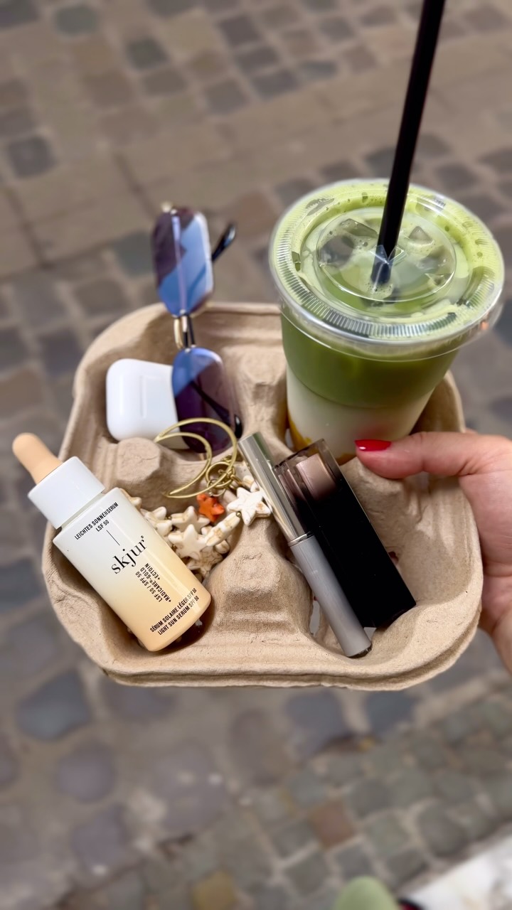 summer essentials…🌞
SPF, Matcha und ganz viel Glow. Mehr braucht meine Haut nicht. 🤍
Das leichte skjur Sonnenserum mit Lichtschutzfaktor 50 gibt es JETZT auf skjur.shop.
#sommer #hautpflege #sonnenschutz