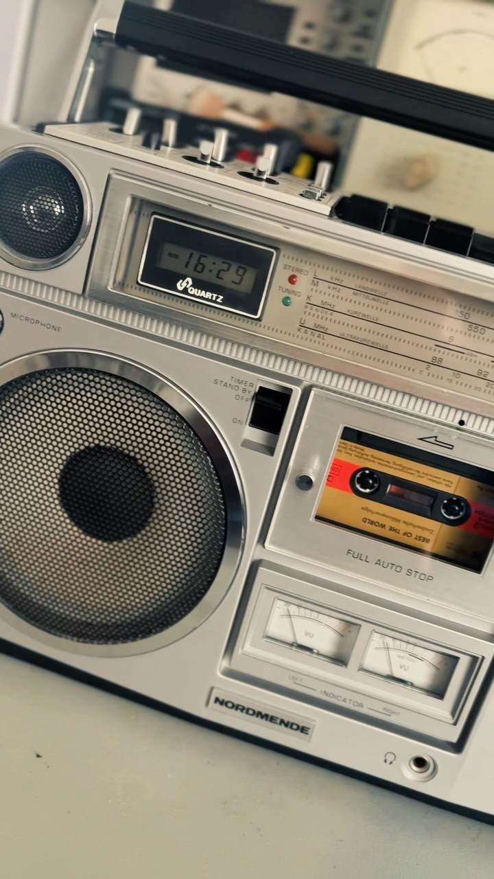 Nordmende Globetrotter 4084…. Die Boombox macht wieder Boom. 😎
#vintageaudiomd #vintageaudio #vintageaudiorepair #vintagehifi #boombox