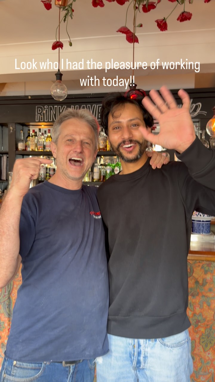 🇮🇳🤝🇧🇷 = 💪 Top Team!
A busy day today catering for a group of 30, and what a pleasure it was to be working with Sam again! It’s always great to have good people around you, working together, helping each other, and making sure every guest has a fantastic experience.
So good to see you back, Sam! Here’s to teamwork, great friends, and another successful service.
🍷🥘
#Teamwork #WorkingTogether #GreatPeople #FriendsAtWork #TapestryTapasBar