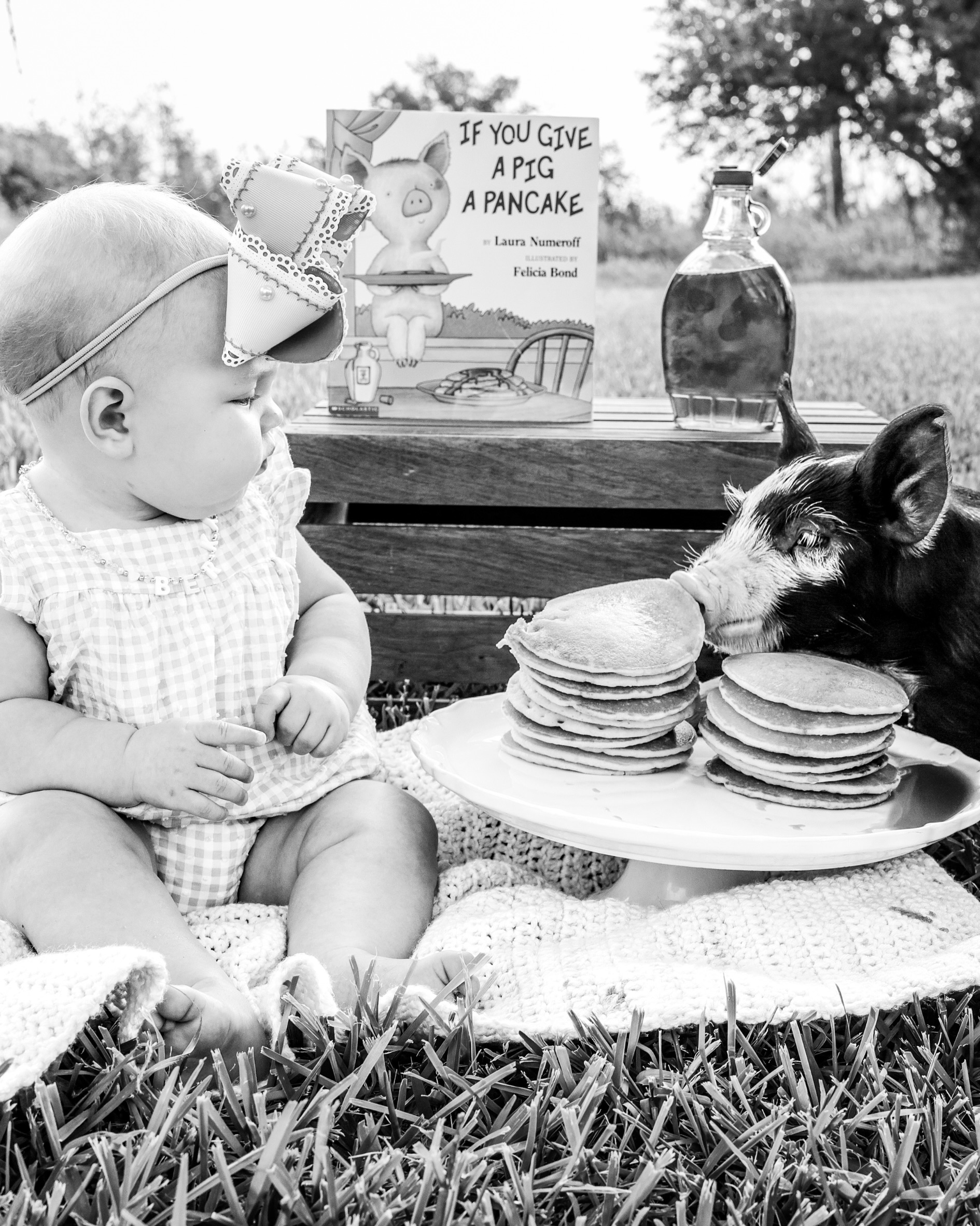 If you give a pig a pancake, she’ll want some syrup to go with it🥞🥞
… and you might just end up with the sweetest session ever.