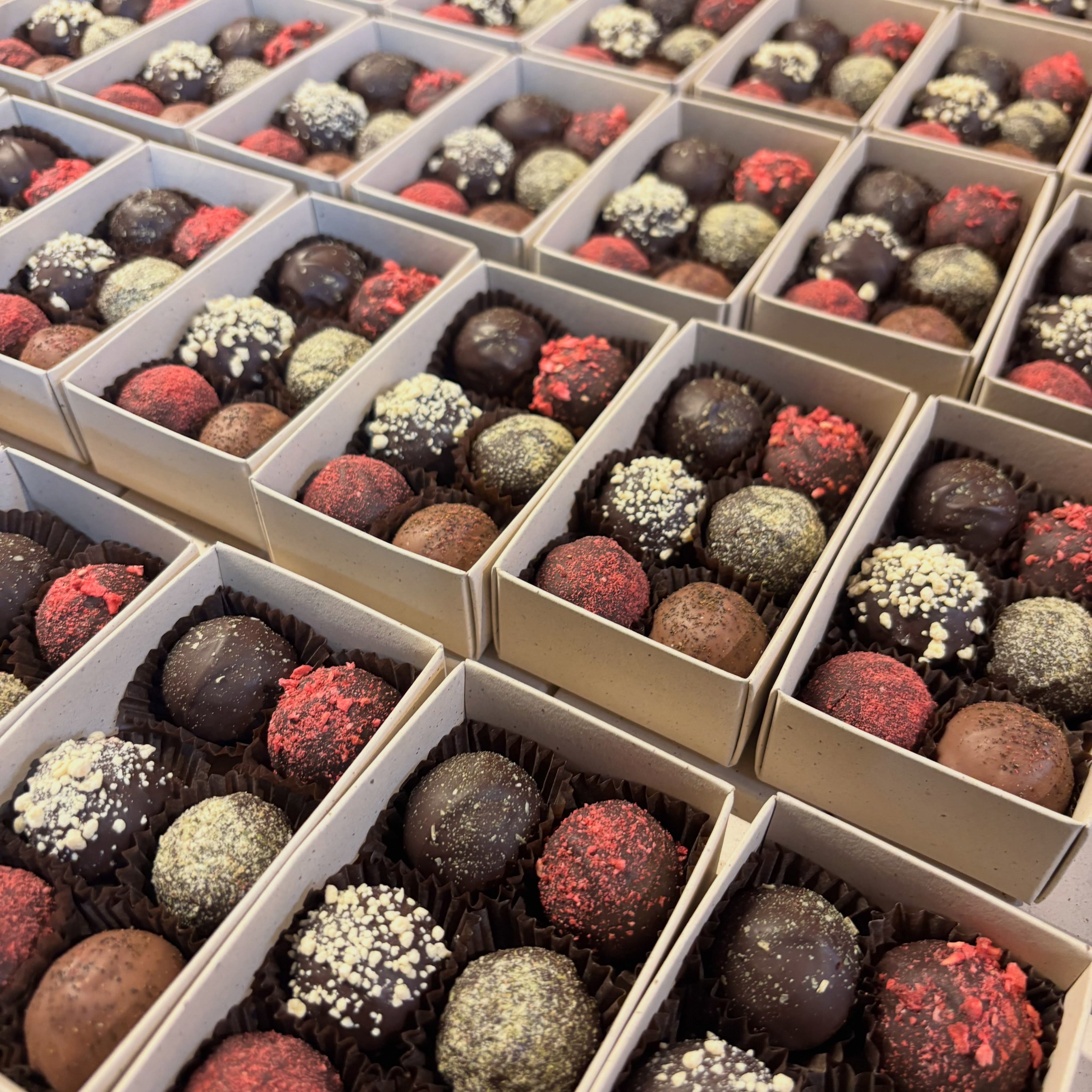 If you need some conference gifts or corporate orders then look no further. We make them fresh to order for your guest to enjoy. Get in touch for more ℹ️
