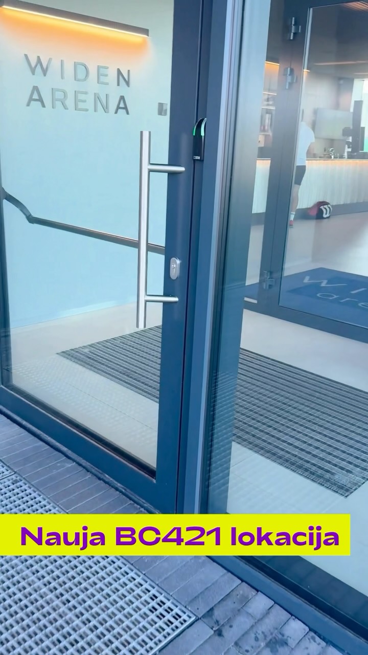 Dar nebuvai? 😱 Kviečiame rezervuoti aikšteles naujoje „Badmintono centro“ lokacijoje @widenarena . Visą vasarą aikštelės nuomos kaina tik 10€/val.
Ateik, išbandyk, užsikabink! 🏸
#badminton #naujavieta #badmintonomegejai #badmintonas #widenarena