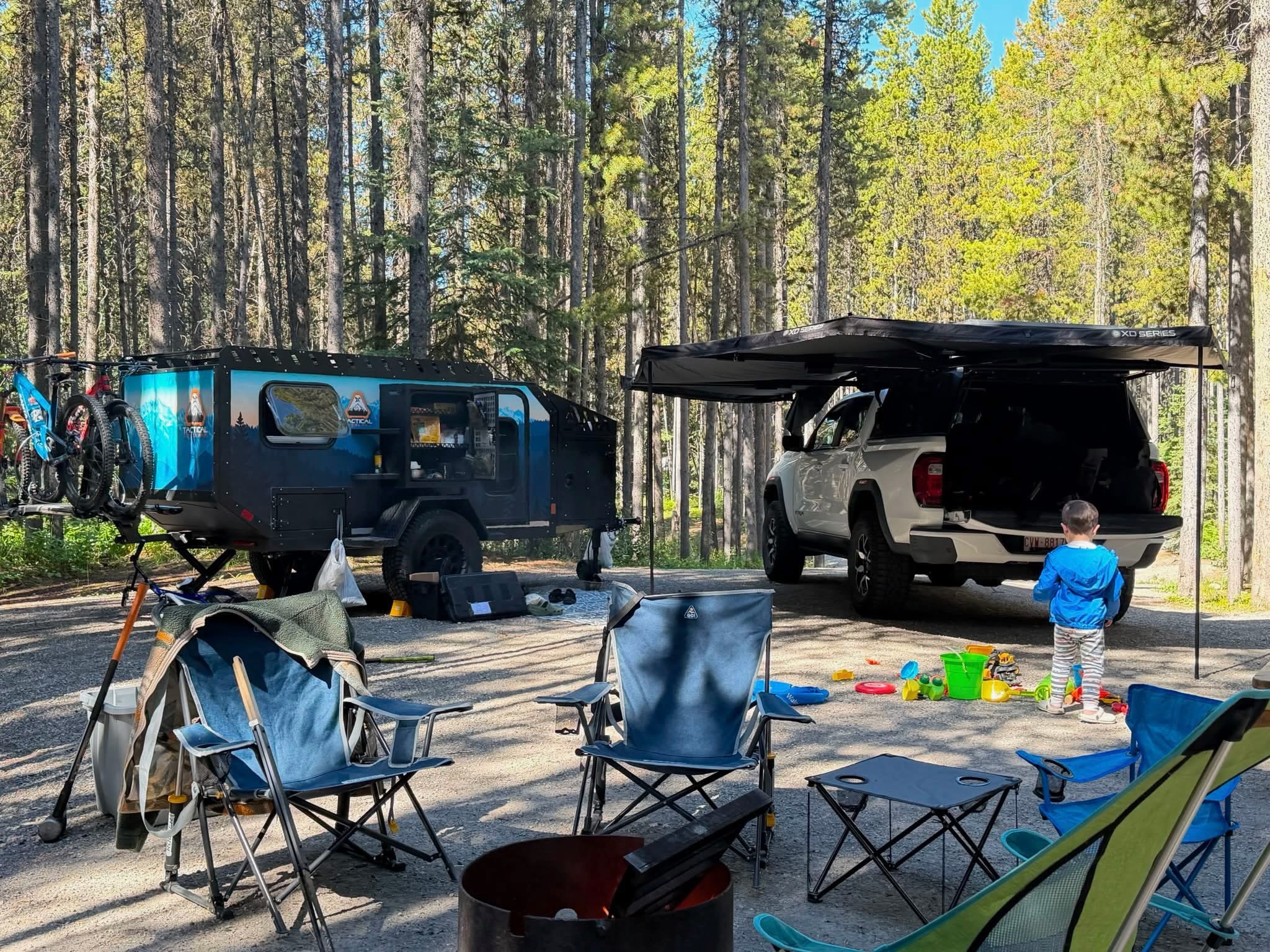 The perfect little set up for the whole family! Plus peep the bike hauler on the end of our unit, talk about versatile 🚲
#camping #overlander #adventuretrailer #exploremore #canadianmade
