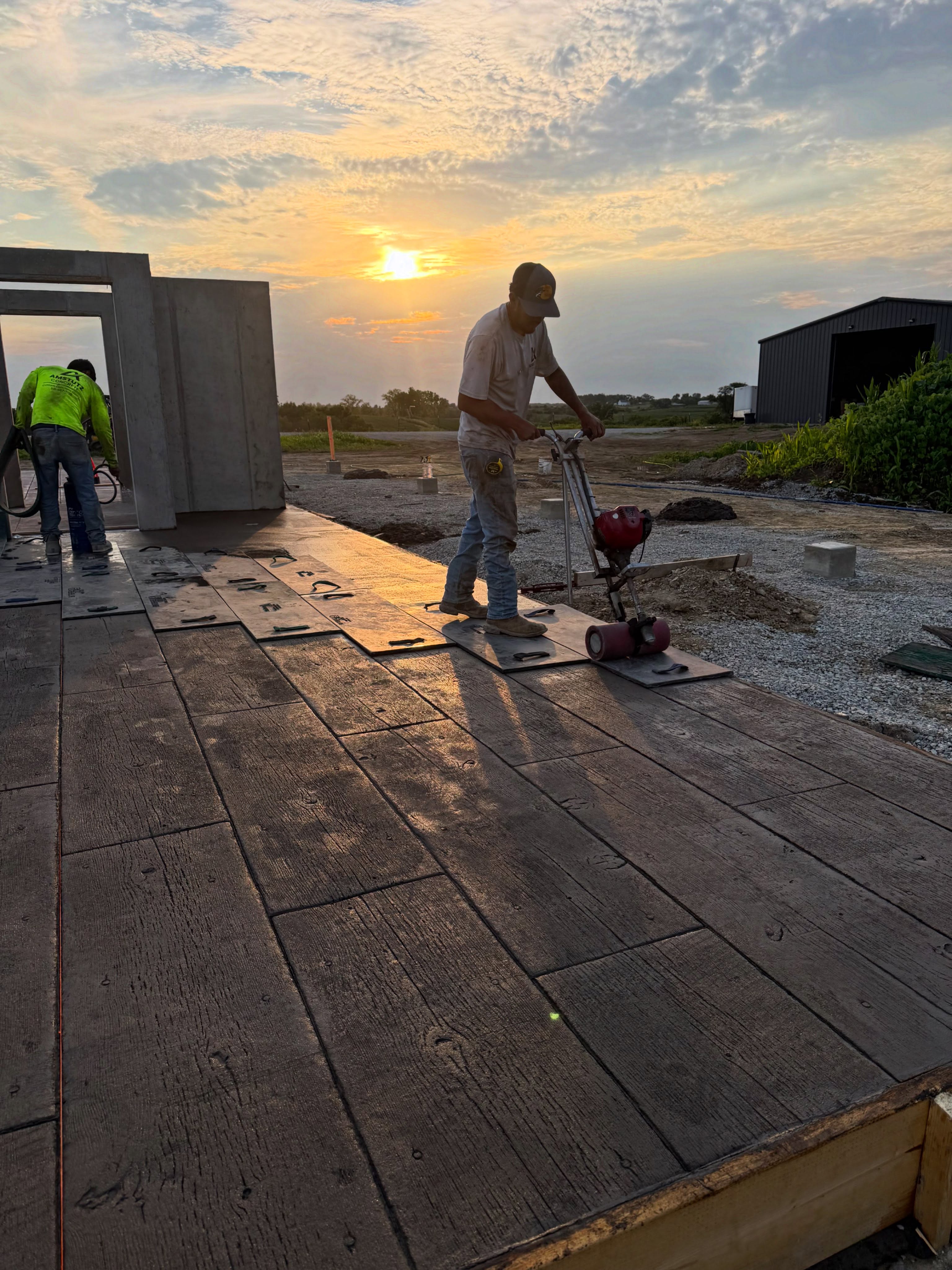 Golden hour on fresh concrete just hits different. 🌅
People will remember the finished patio. We’ll remember the early mornings, late evenings, and all those meaningful details in between.
#stampedconcrete #homeimprovement #dsmhomes #concrete