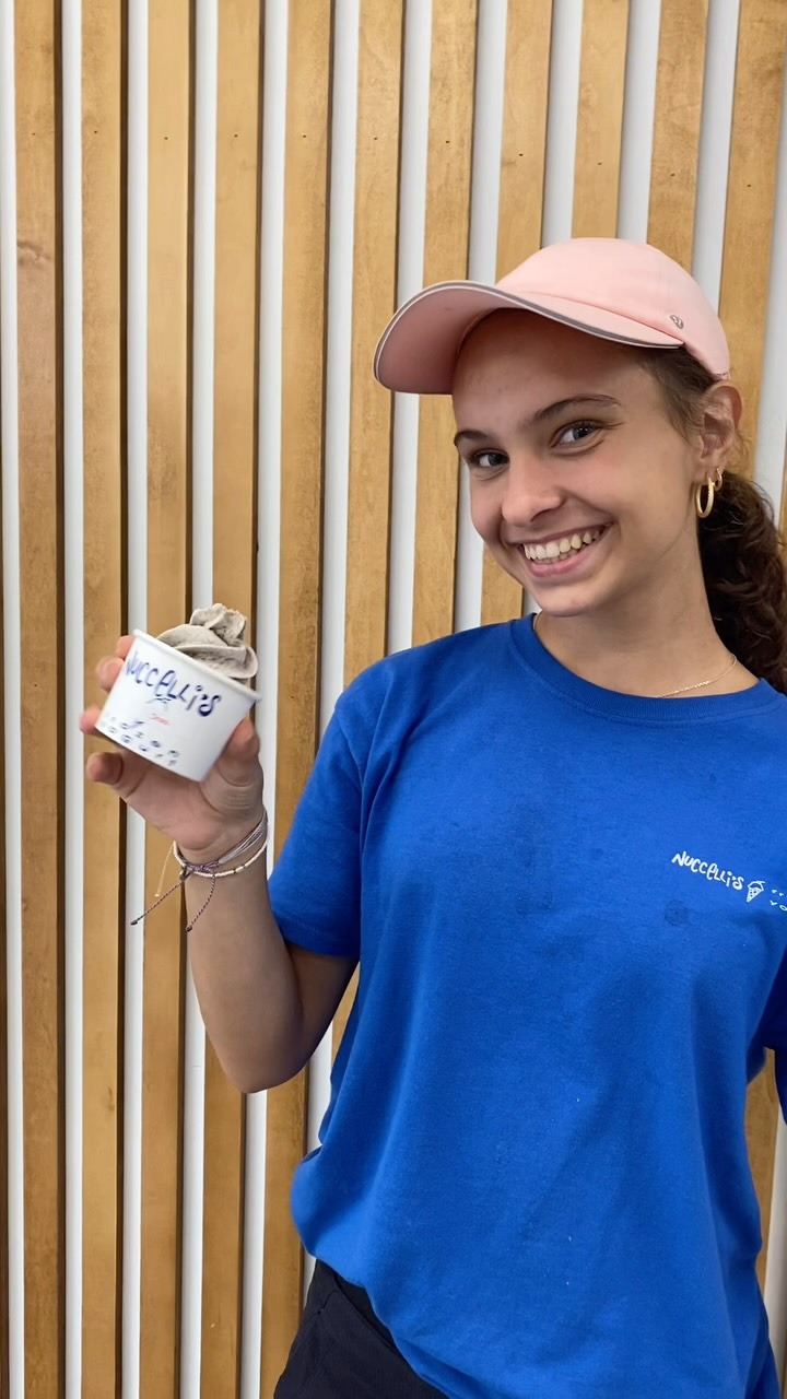 From screen to snack in one swipe📱➡️🍦
#essexcountyeats #IceCream #FrozenYogurt #YQGBusiness #YQGFood