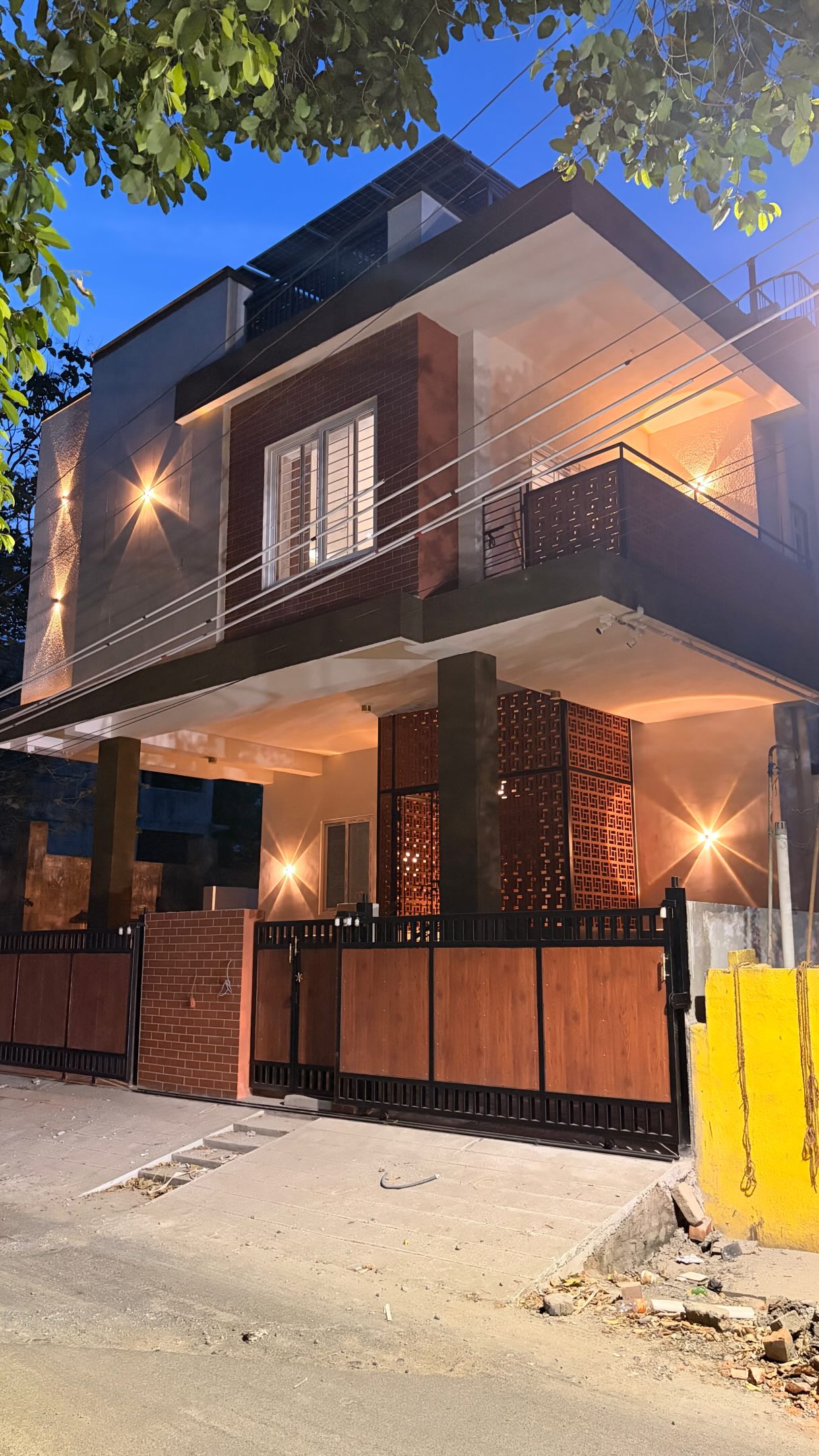 Another dream. Delivered. 🏡✨
From concept sketches to handover, every detail of this 4,600 sq.ft. residence was thoughtfully designed and meticulously built by BUILDDRITE Studio Pvt. Ltd.
✔️ 5 Spacious Bedrooms
📚 Private Library
🎬 Large Home Theatre
✨ Premium finishes crafted with precision
This home is more than concrete and steel—it’s a reflection of the family’s aspirations, brought to life with uncompromising quality and complete transparency.
Thank you to our wonderful clients for placing their trust in us. Wishing your family a lifetime of beautiful memories in your new home. ❤️
📍Pammal, Chennai
#BUILDDRITE #DreamHomeDelivered #HouseHandover #LuxuryHomes #modernarchitecture