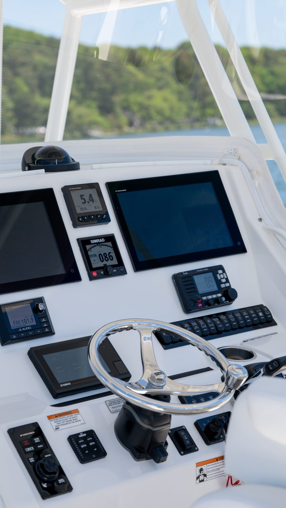 Just another day at the Blue Seven office. 😉🌊
A recent content shoot with Meridian Co.
Content Creation & Marketing for #BlueSevenClient | @boatmeridian