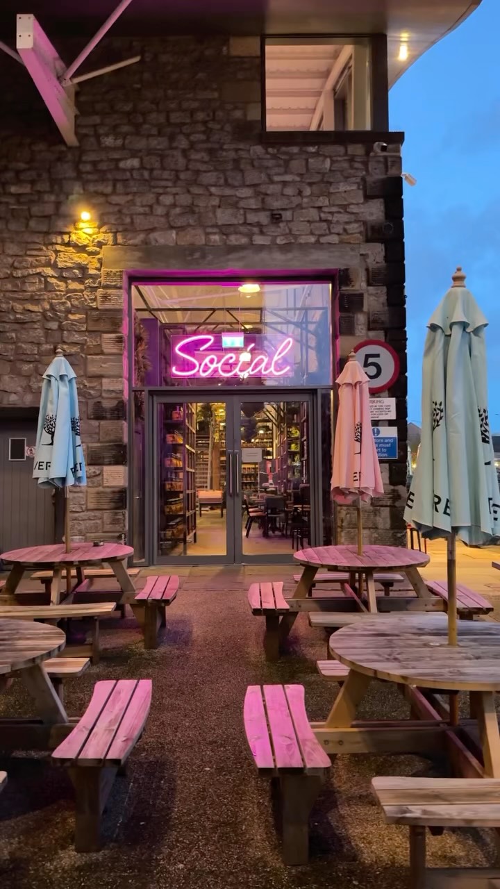 Have you checked out @bowland_social yet?
Enjoy duckpin bowling, digital darts, crazy golf, shuffleboard, great food and drinks - all under one roof. The perfect place to visit this summer.