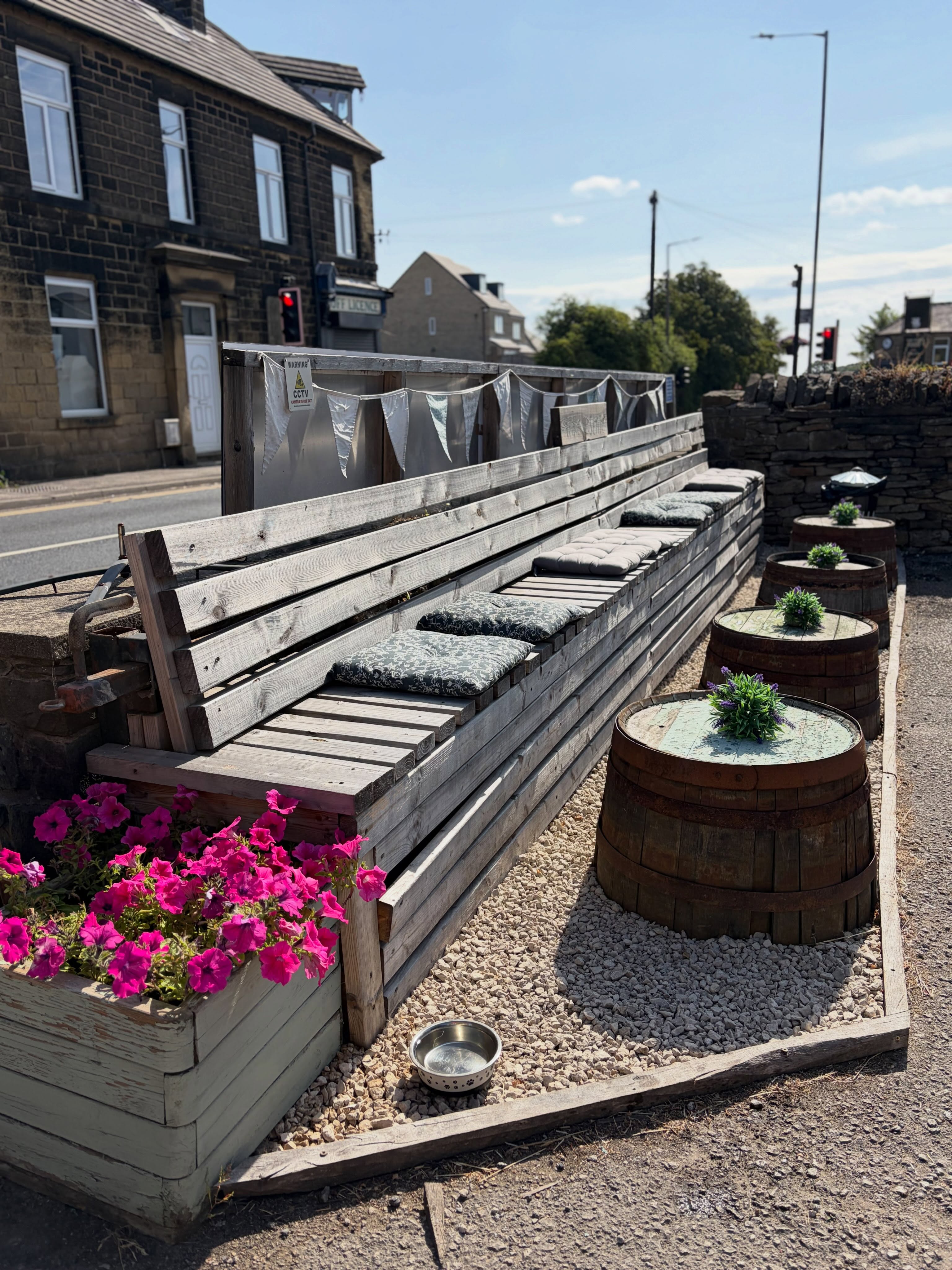 Happy Saturday! It’s a great day to enjoy our outdoor seating area ☕️🥤🥪🍰
Refilled the table tops in the main shop - Lots of lovely giftware and kitchenware in stock at the moment.
The village country store is also fully stocked. We did another fresh market run this morning 🍇🍋🍓
Open while 4.
📍 The Workshop, Halifax road, Thurgoland, S357ED