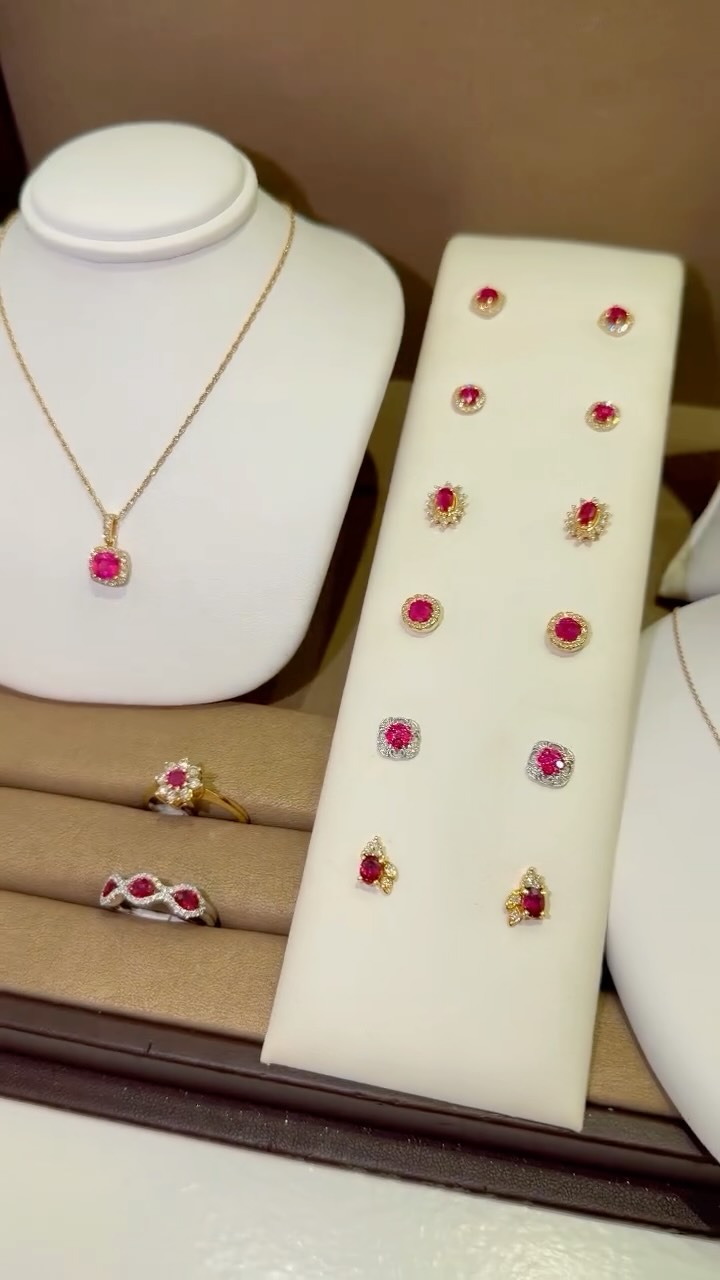 Happy July! The month of Rubies. β€οΈ We hope everyone has a safe and memorable holiday weekend!
#julyruby #birthstonejewelry #rockyriverohio #clevelandjewelry #westcleveland