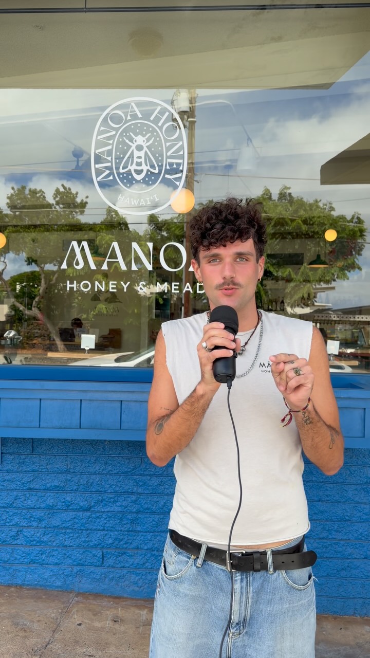 Got no plans tomorrow night? Need a great pre-game spot?
Come by for Friday Night Sounds at The Honey Bar! @therachellook will be spinning eclectic music from all over the world! Come dance, have a drink, and catch up with friends!
🕕8-10pm
📍1142 Koko Head Ave
#manoahoneymead #oahu #thehoneybar #keepitkaimuki