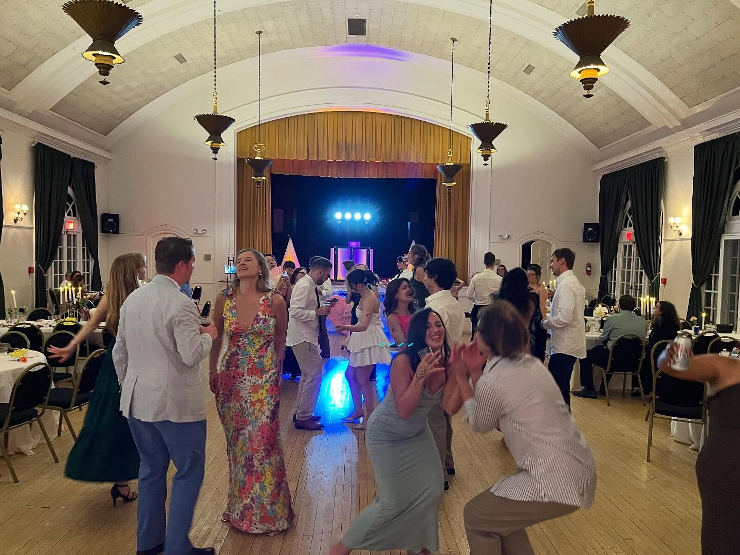 Smooth first dances/toasts, nonstop dance floor, huge conga lines, LED batons for late night and a lot of fun requests. I love seeing a couple celebrate with their family and closest friends ππΆπ₯