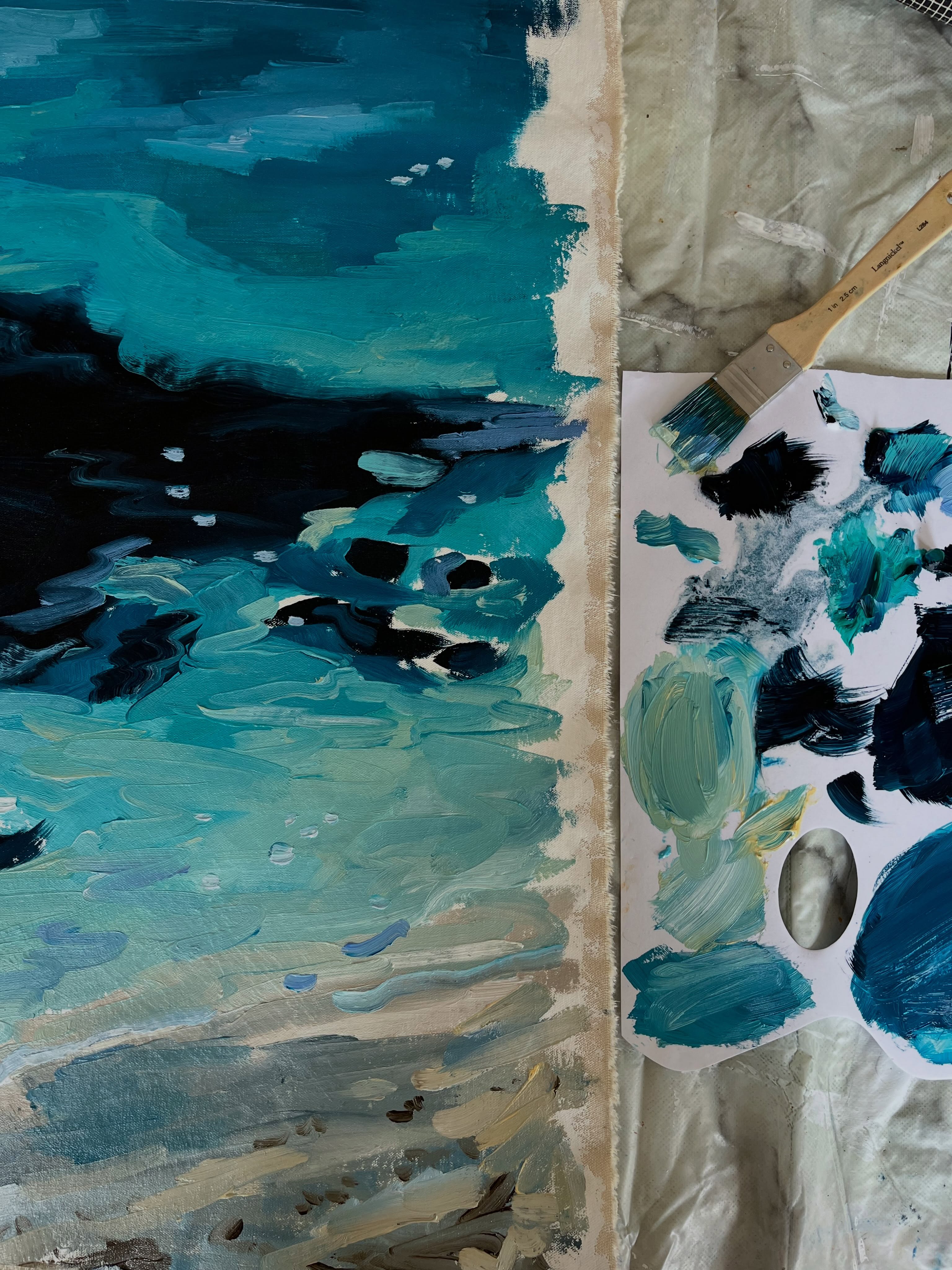 Got the oil paints out again today 🎨 Primed a few unstretched canvases so I don’t have the pressure to paint something more final, so I just have more of a play
#oilpaint #painter #oilpainting #paint #canvas