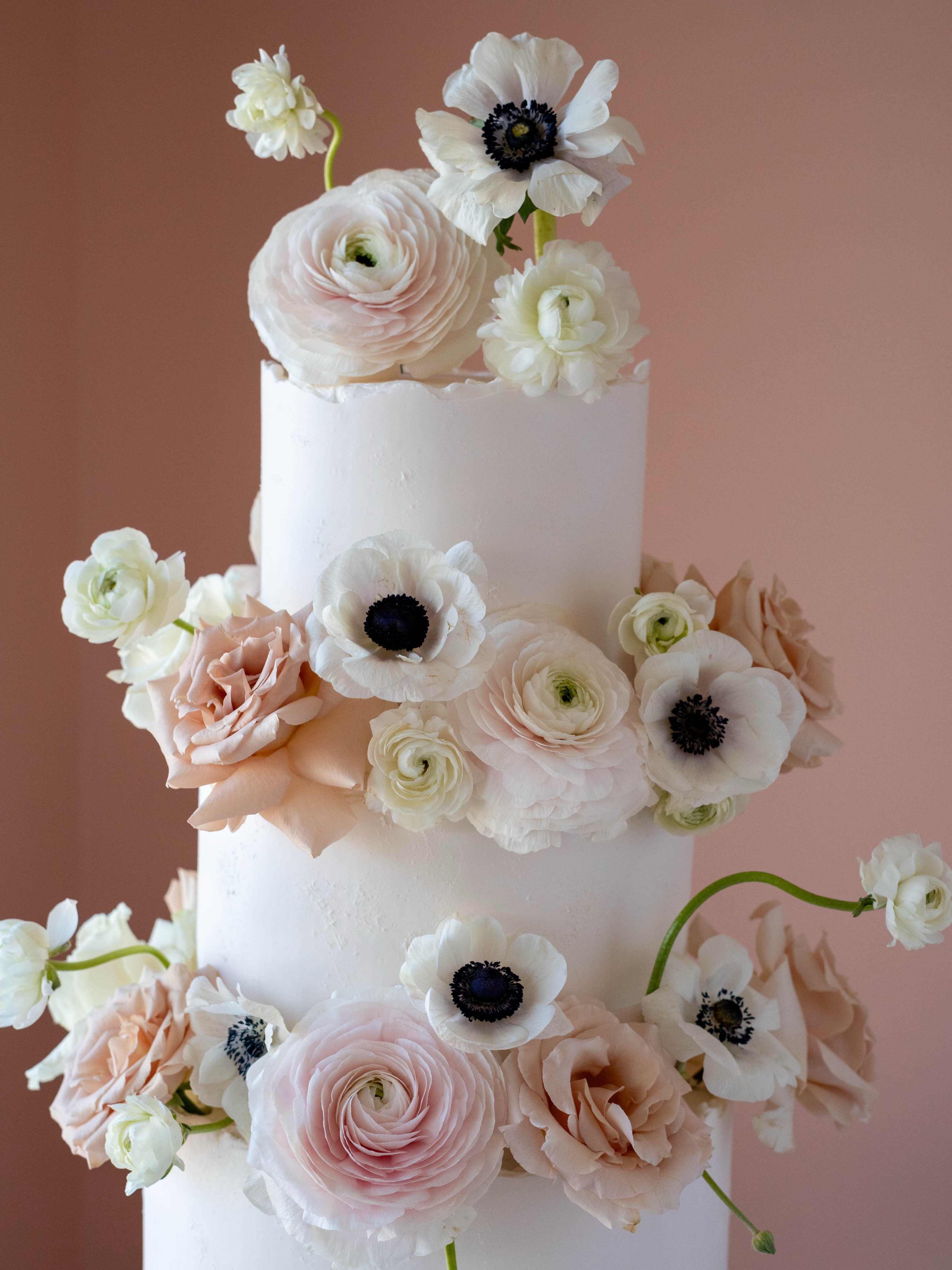 In the 10 years Iāve been making wedding cakes, this past spring was our busiest wedding season to date. What a blessing it is to be a part of so many couplesā special day š¤ If youāre engaged & want to learn more about weddings with us, head to our website to fill out an inquiry form to set up your tasting š
Beautiful florals by @izasflowers šø