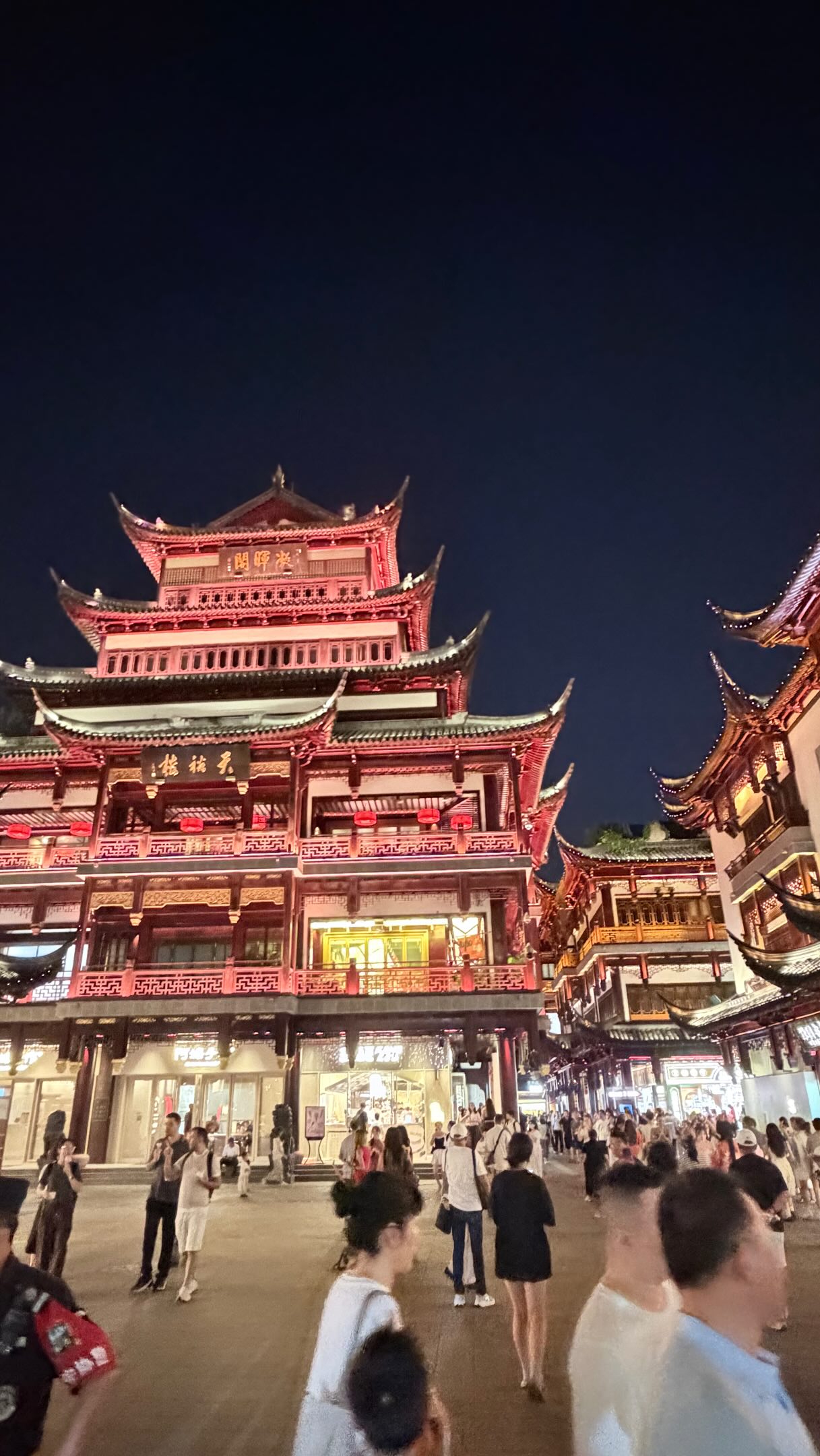 Episode 9: Shanghai - When a Waterfront Tells Two Stories
π A waterfront can tell history. π
β¨Shanghaiβs Bund shows layers of trade, power, colonial history, and modern growth. NYCβs waterfront tells layered stories too - from Lenape land and immigration to finance, shipping, and global connection.
#GlobalClassroom #Shanghai #TheBund #NYCConnections #middleschoolhistory